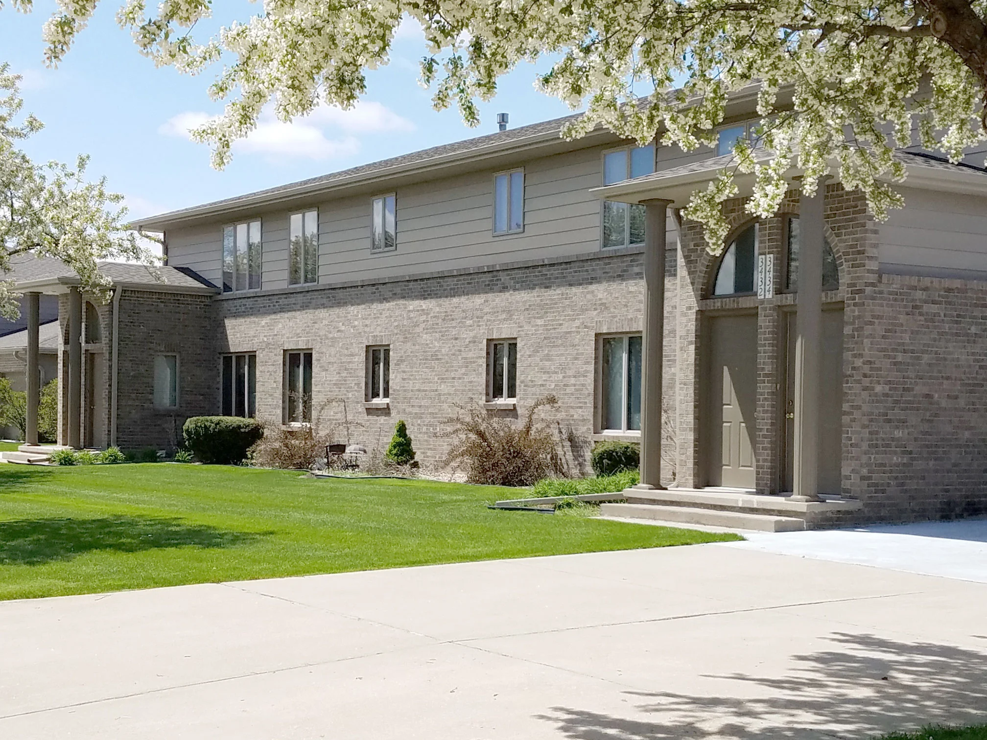 Brentwood Manor Apartments