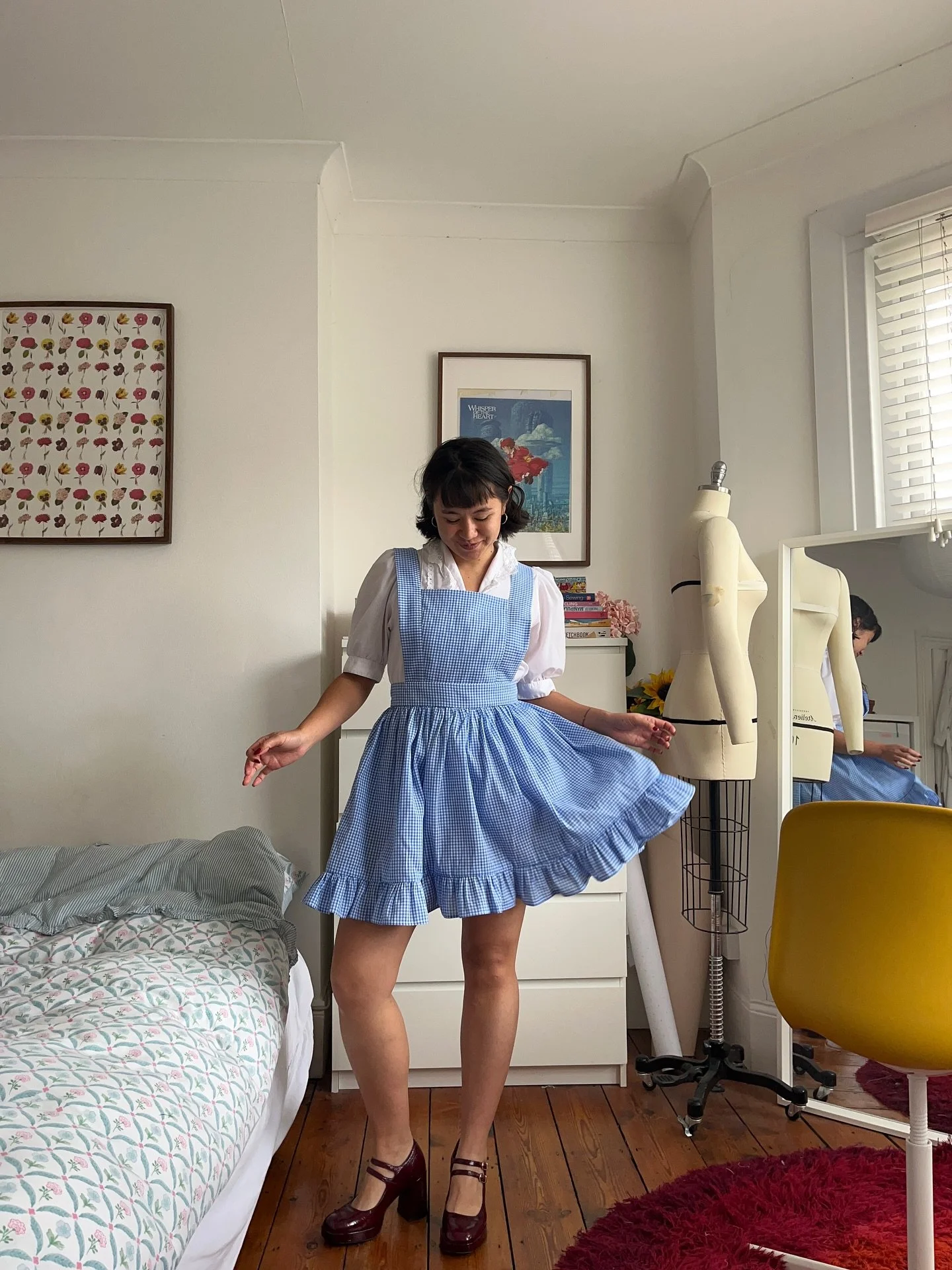 Halloween 2025!!! Swipe to see baby Noemie&rsquo;s take on a pinafore in 2016 🥹🫶 and comment LINK for the full YouTube video!! #halloween #dorothy #wizardofoz 

Fabric from @dalston.mill.fabrics 
Shoes @jonak