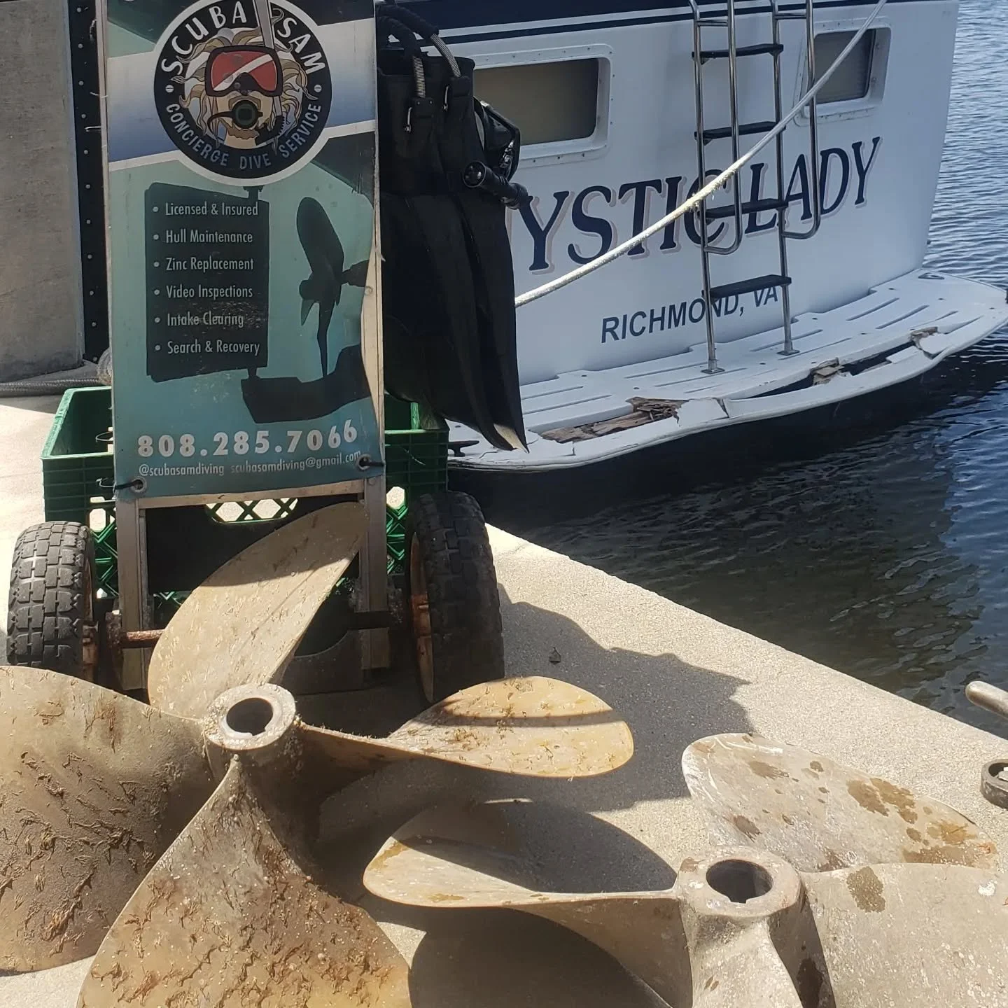 🛥🔧 We pulled the props on the 54 Hatteras that ran over the dinghy. They are at the shop bow for repair.