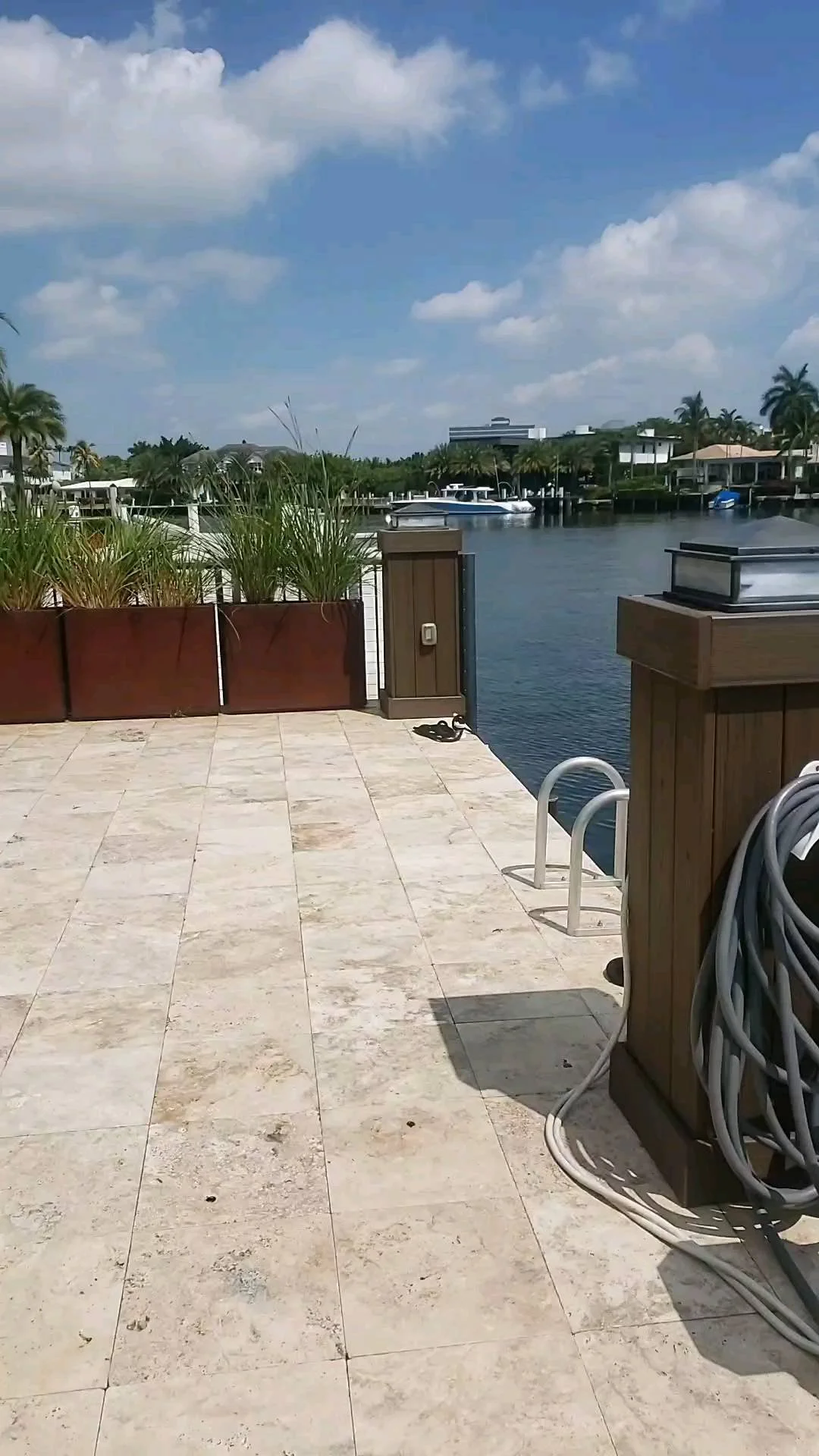 🛥 Monthly hull cleaning for this 38 tiara.