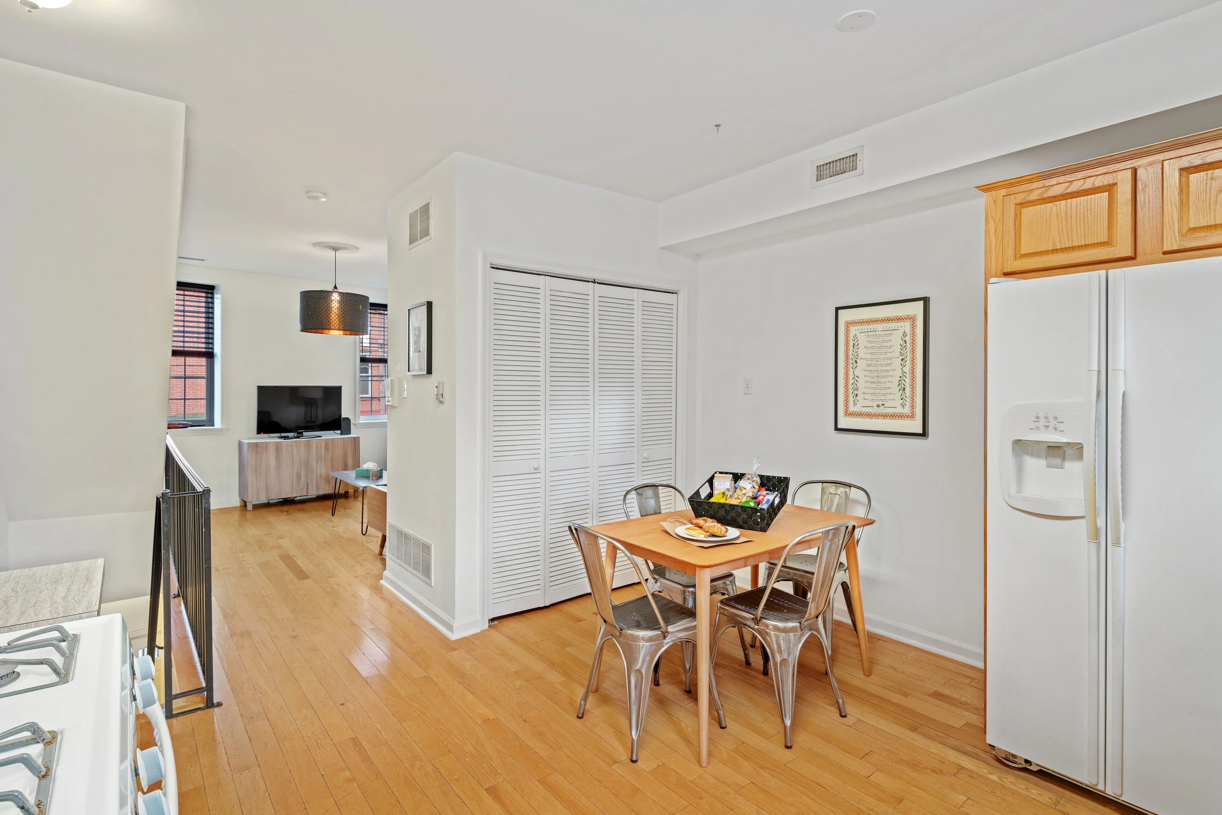 905 S 9th St-3000x2000-3.jpg