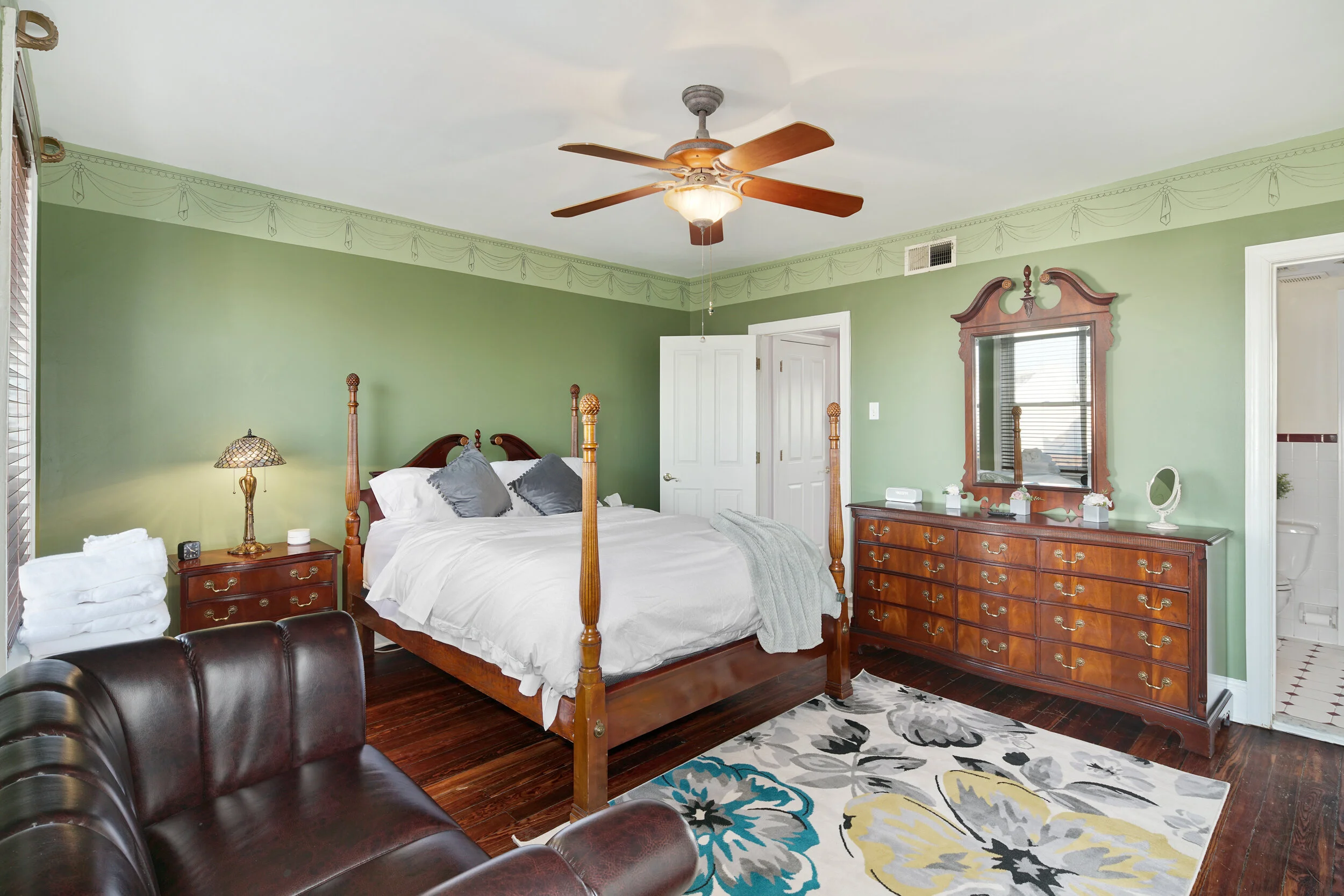 1024 Federal St-3000x2000-28.jpg