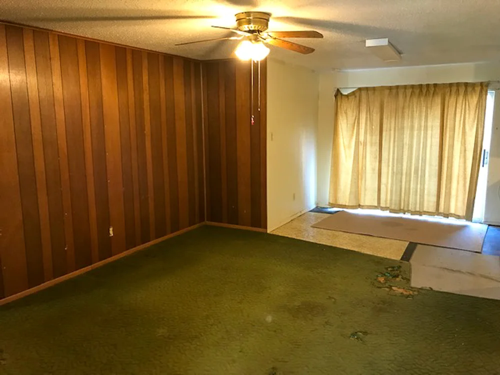 Interior Before  (4).JPG