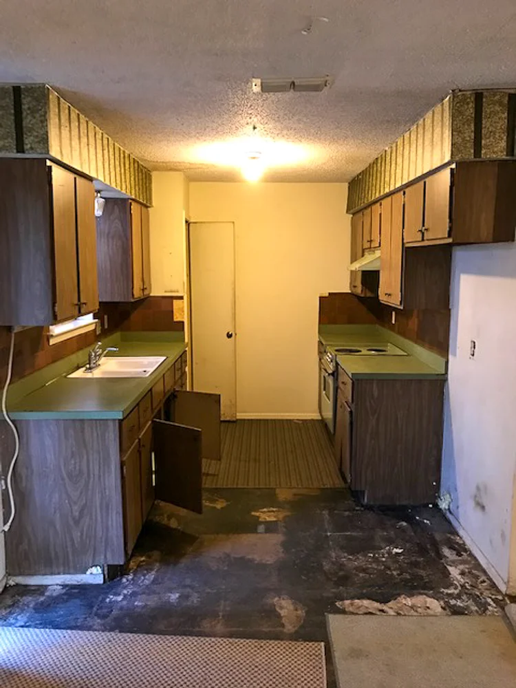 Interior Before  (6).JPG