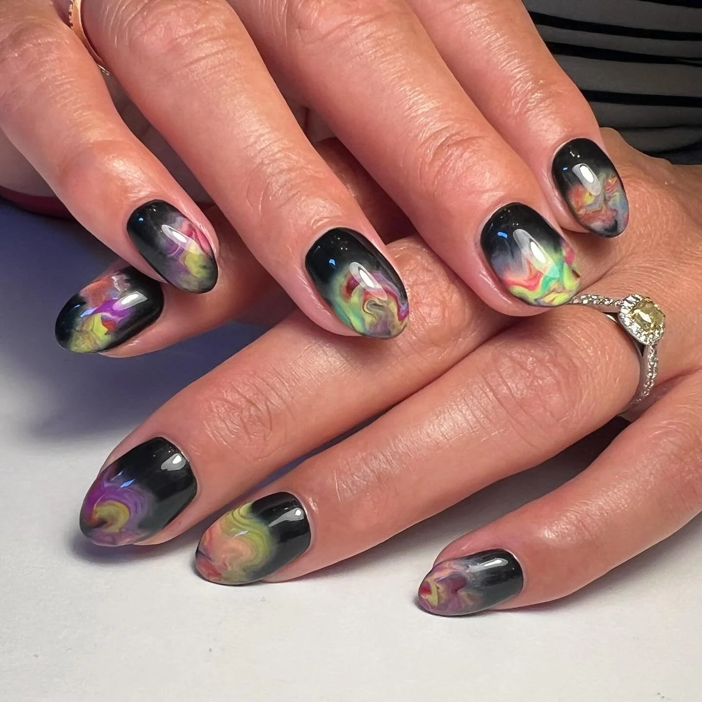 Neon blooming gel 🖤💚🧡❤️🖤
.
.
.
.
.
#nailexec20min #bloominggel