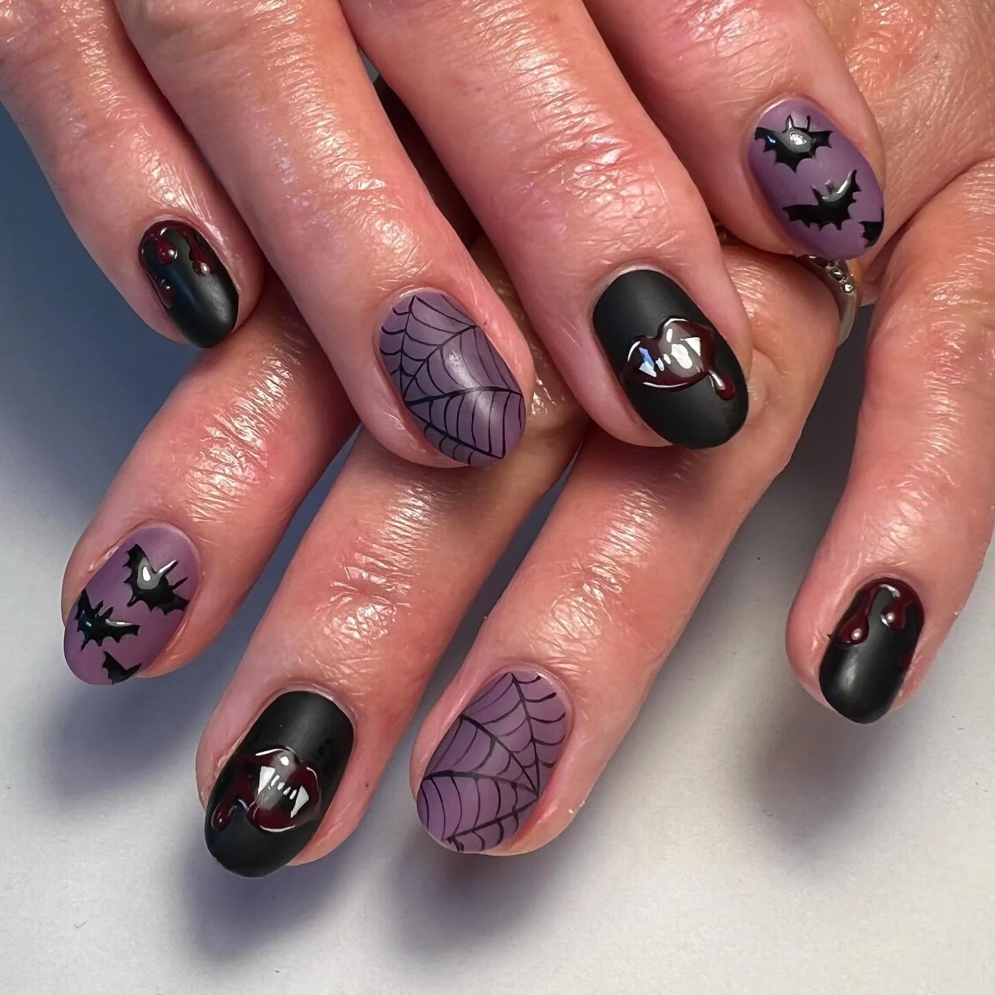 💜🦇🖤🕷️💜👄🖤
.
.
.
.
#nailexec50min #halloweennails