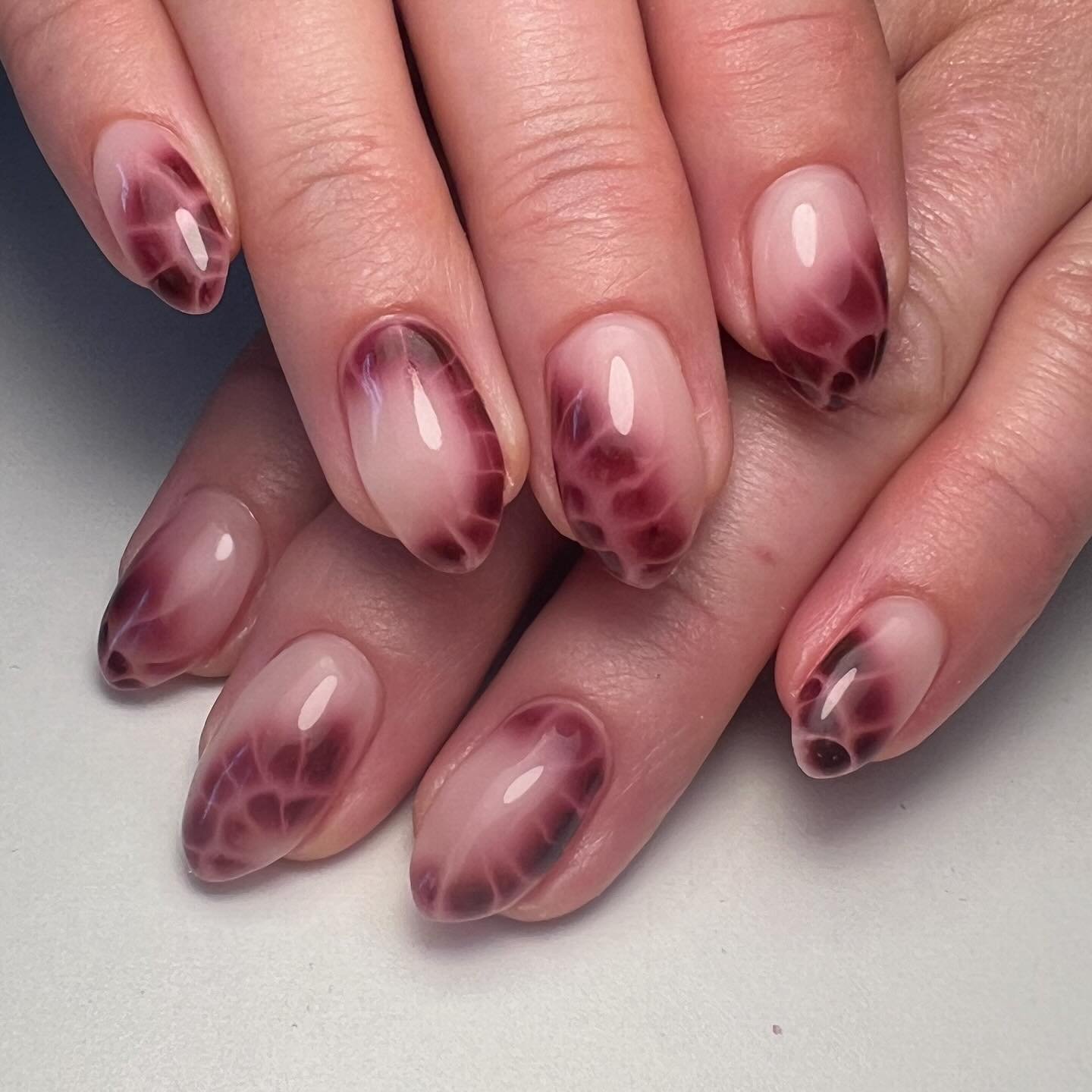 You just can&rsquo;t beat blooming gel ❤️🤎❤️
.
.
.
.
.
#nailexec20min #bloominggelnails