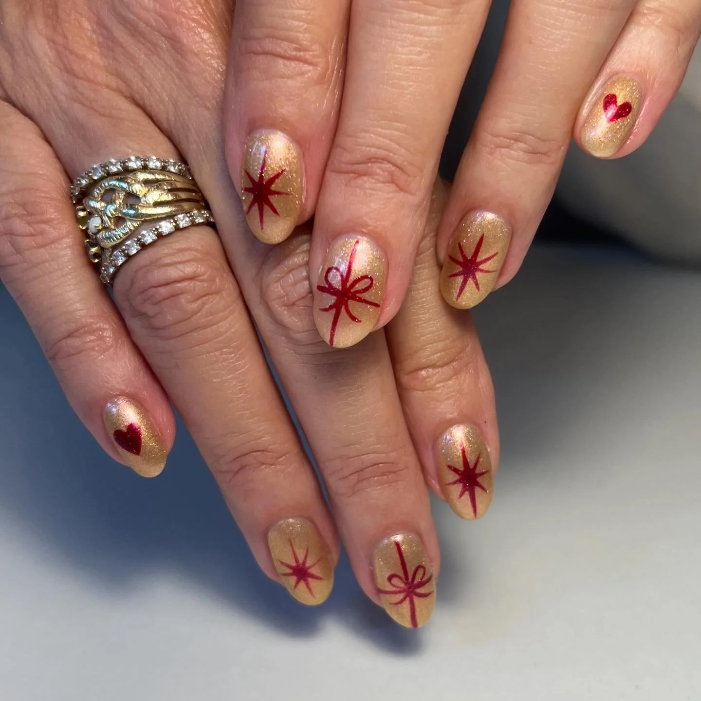 It&rsquo;s beginning to look a lot like Christmas &hearts;️✨🎀
.
.
.
.
.
#nailexec20min