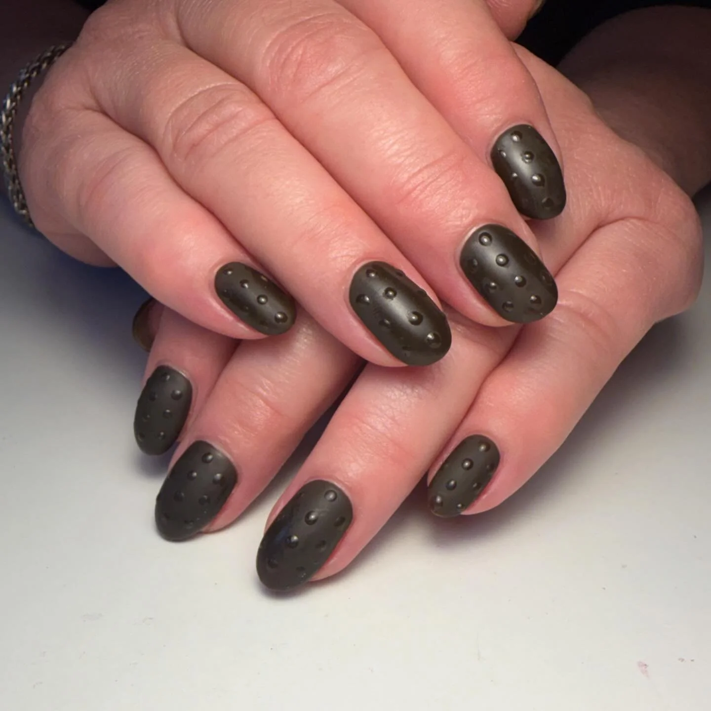 Textural polka dots 🤎
.
.
.
.
.
#nailexec20min