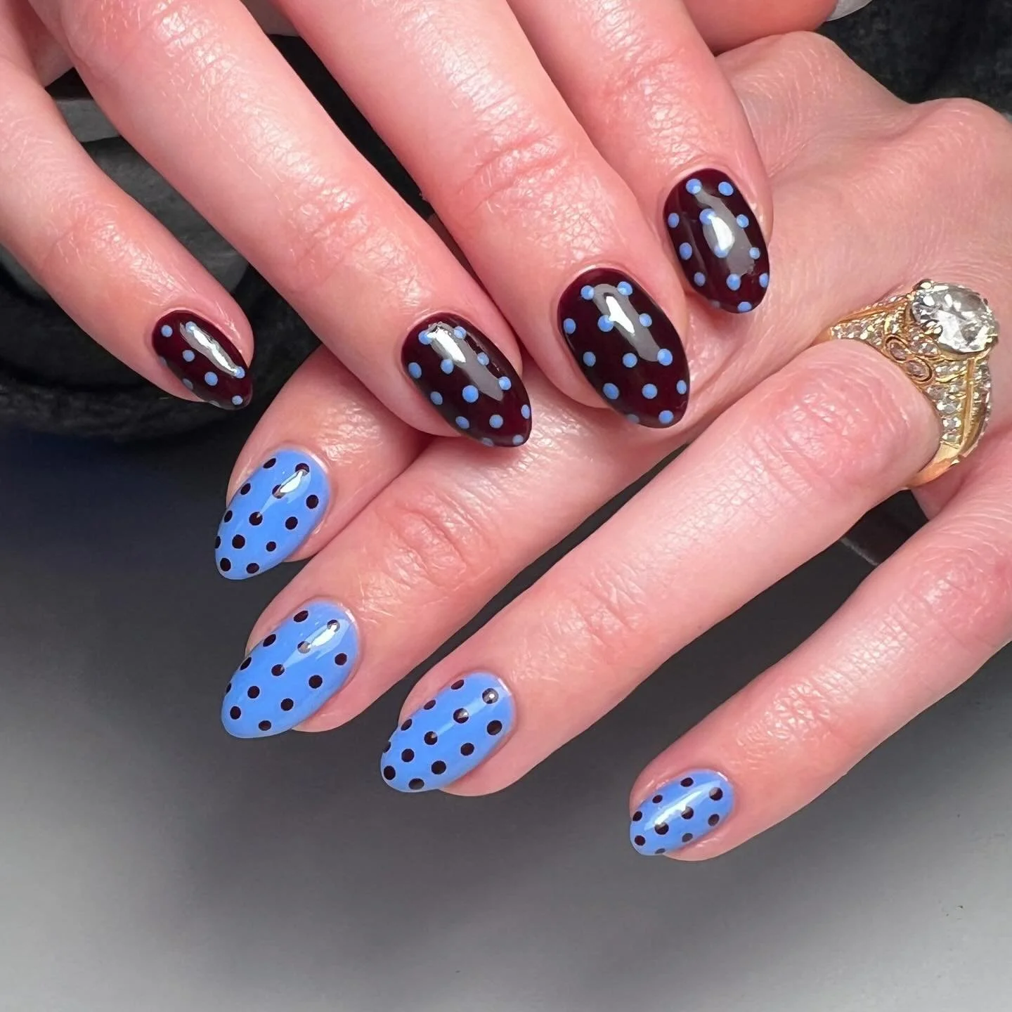 A favorite color combo this winter 🩵&hearts;️🩵
.
.
.
.
.
#nailexec20min