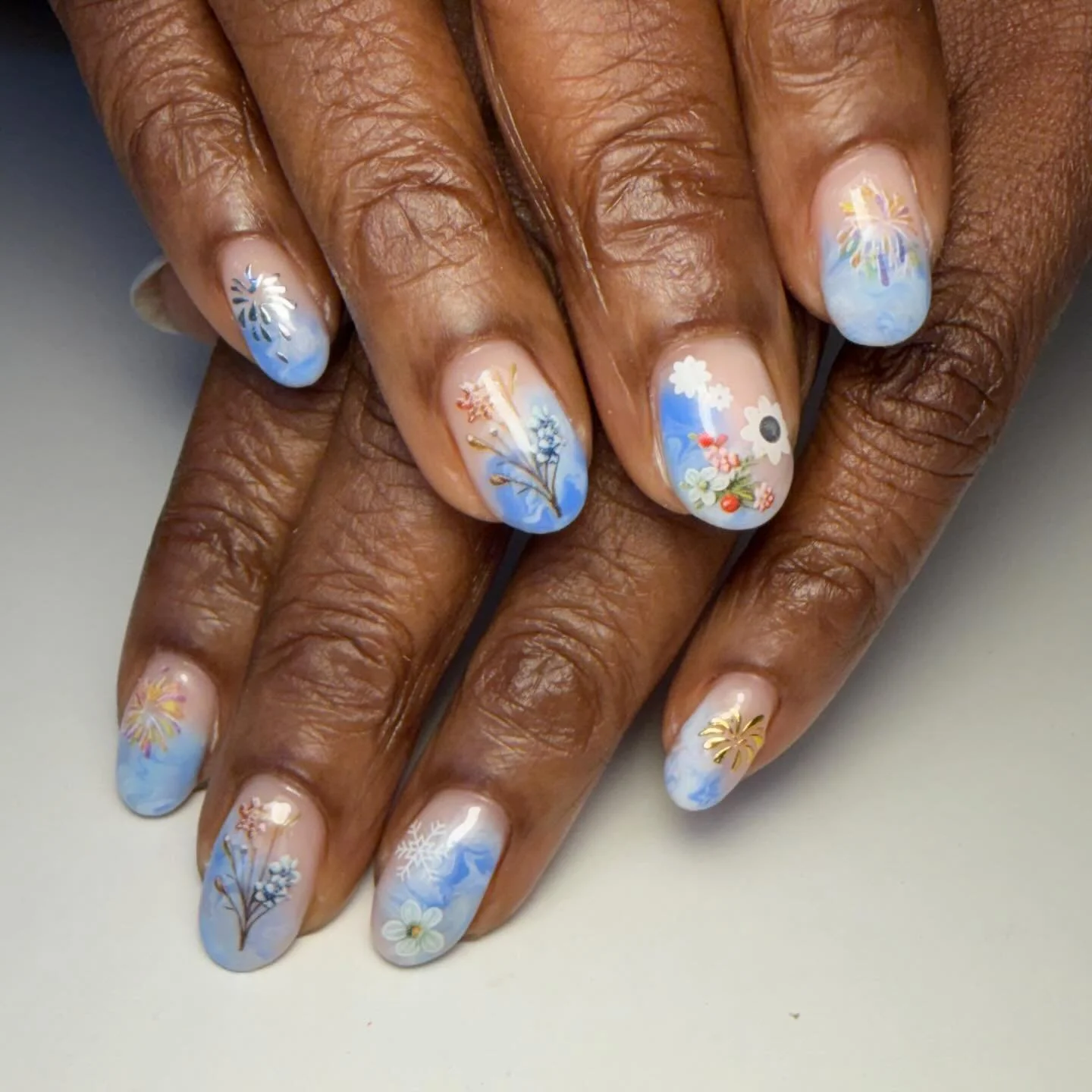 Springy dreamy blooming gel 🩵🤍🩵
.
.
.
.
.
#nailexec50min