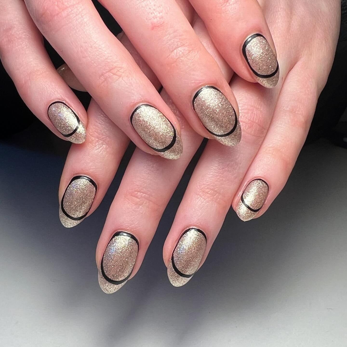 Black and gold ✨🖤✨
.
.
.
.
.
#nailexec20min