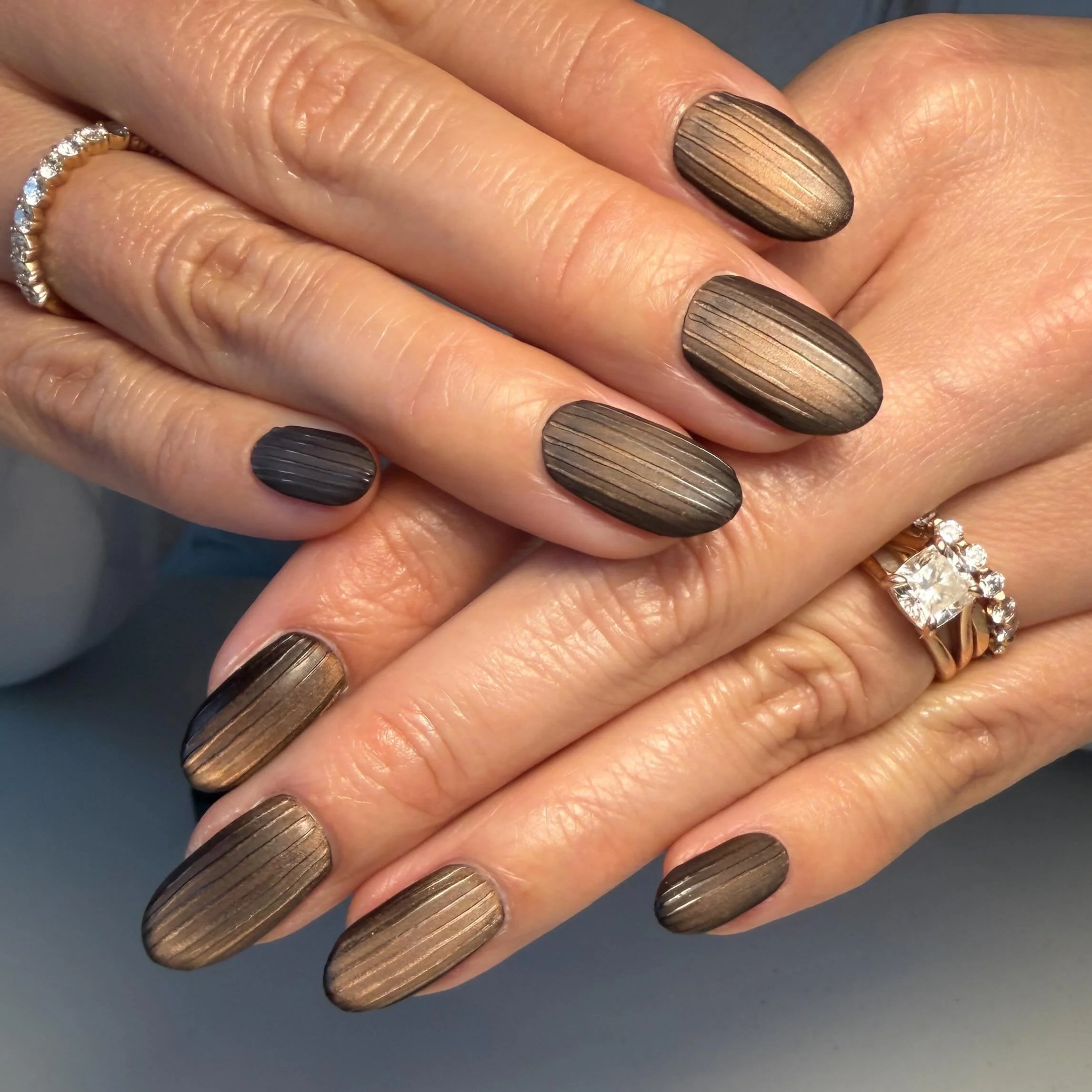Bronze-brown ribbed glass nails 🤎
.
.
.
.
.
#nailexec50min