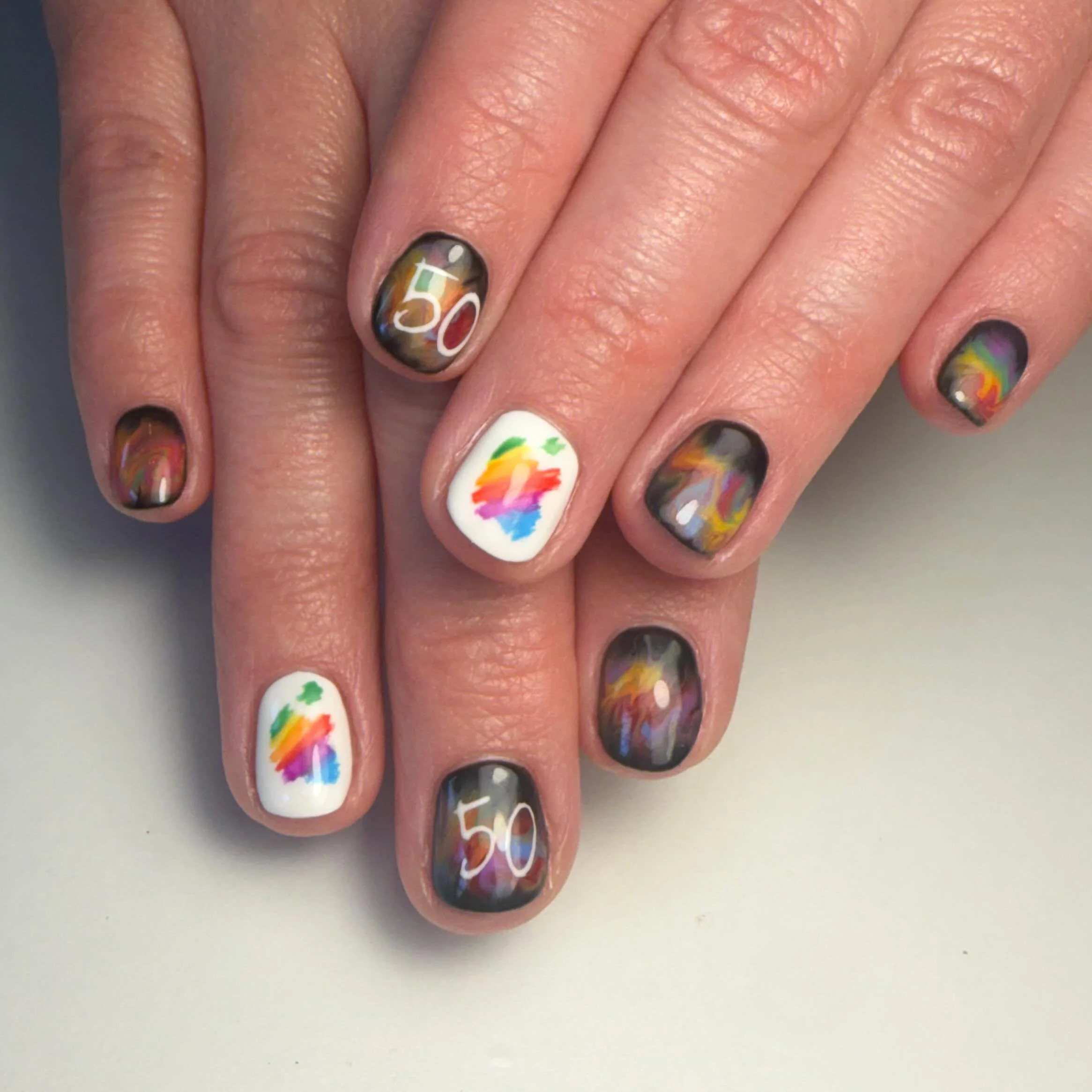 Special 🍎 nails for their 50th anniversary 🎉🌈🍎
.
.
.
.
.
#nailexec50min