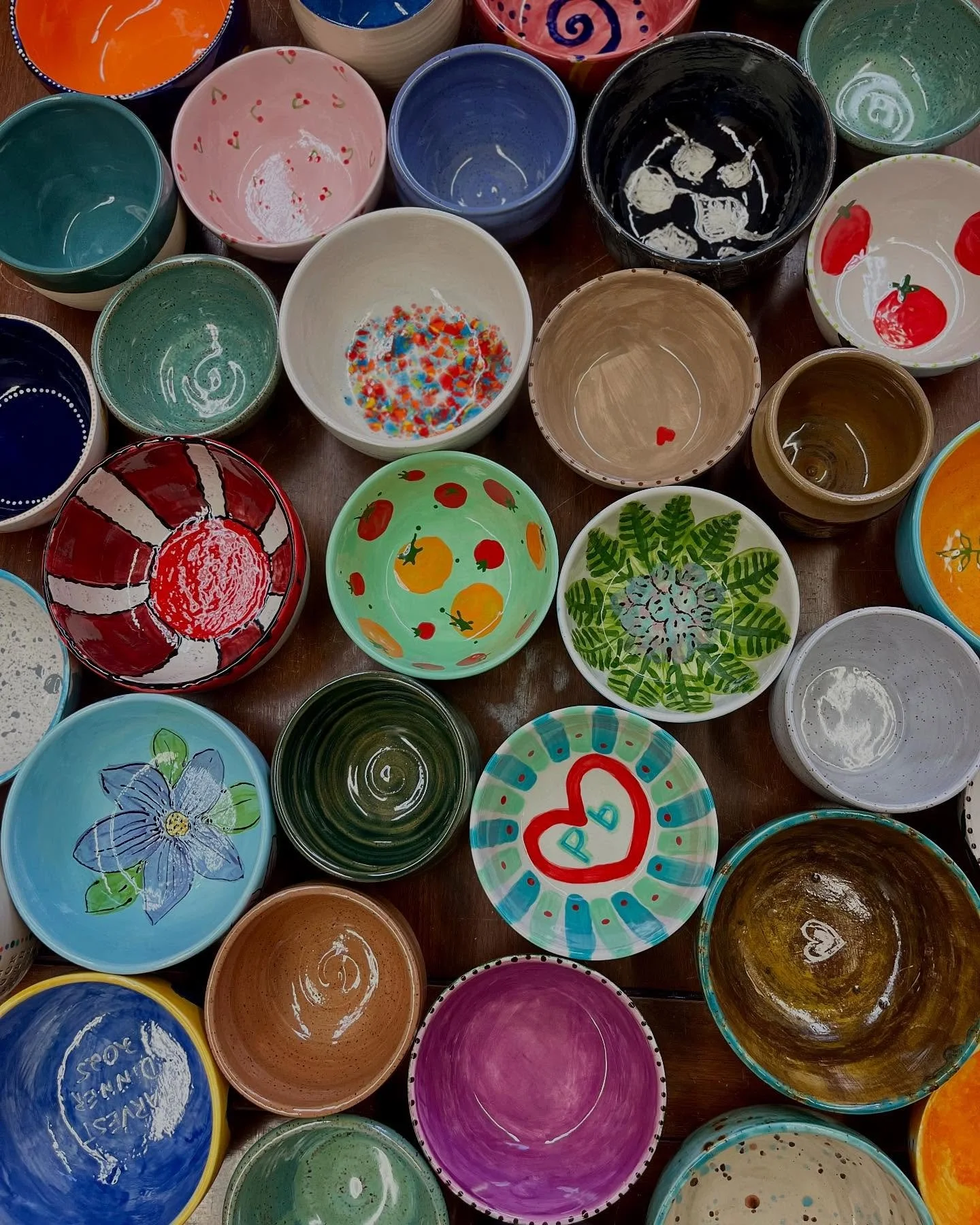 🥣 We can’t wait to see these empty bowls filled with delicious soup from @thesouphug, @silver_llama and @chive.catering tomorrow featuring produce from Cloud City Farm and meat from @tenderfootmktleadville!
🥖Shout out to @jadedladiesbakery,