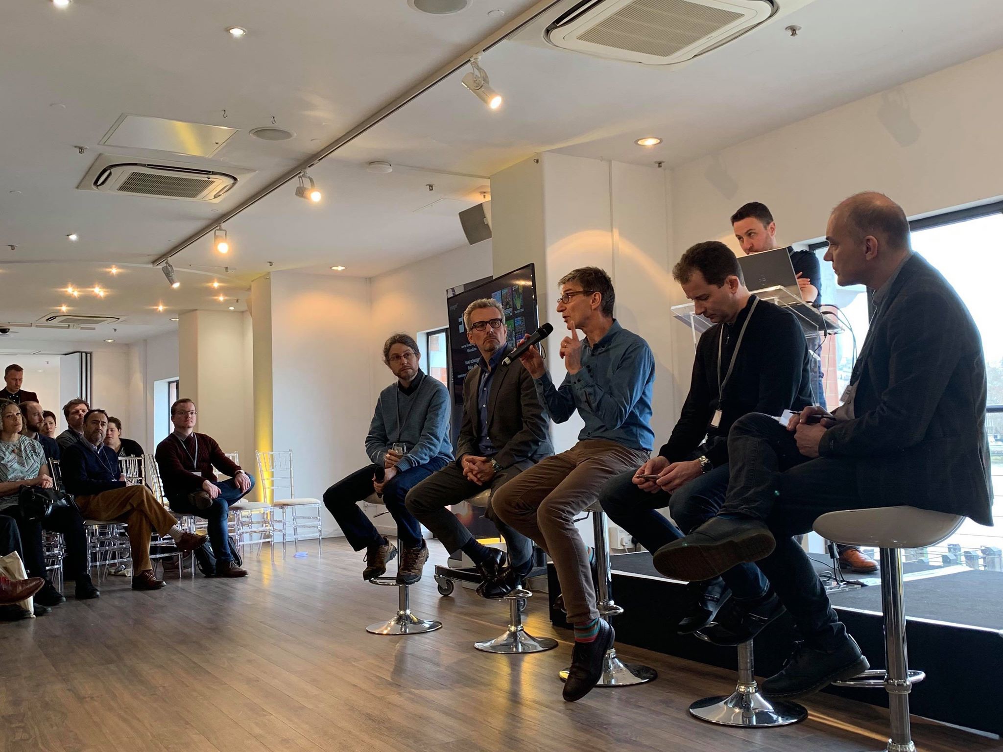 panel+-+imagen+tech+summit.jpg