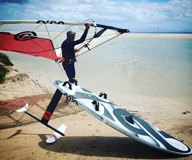 Cursos de windsurf I Ikitesurf Escuela en Tarifa Laduna