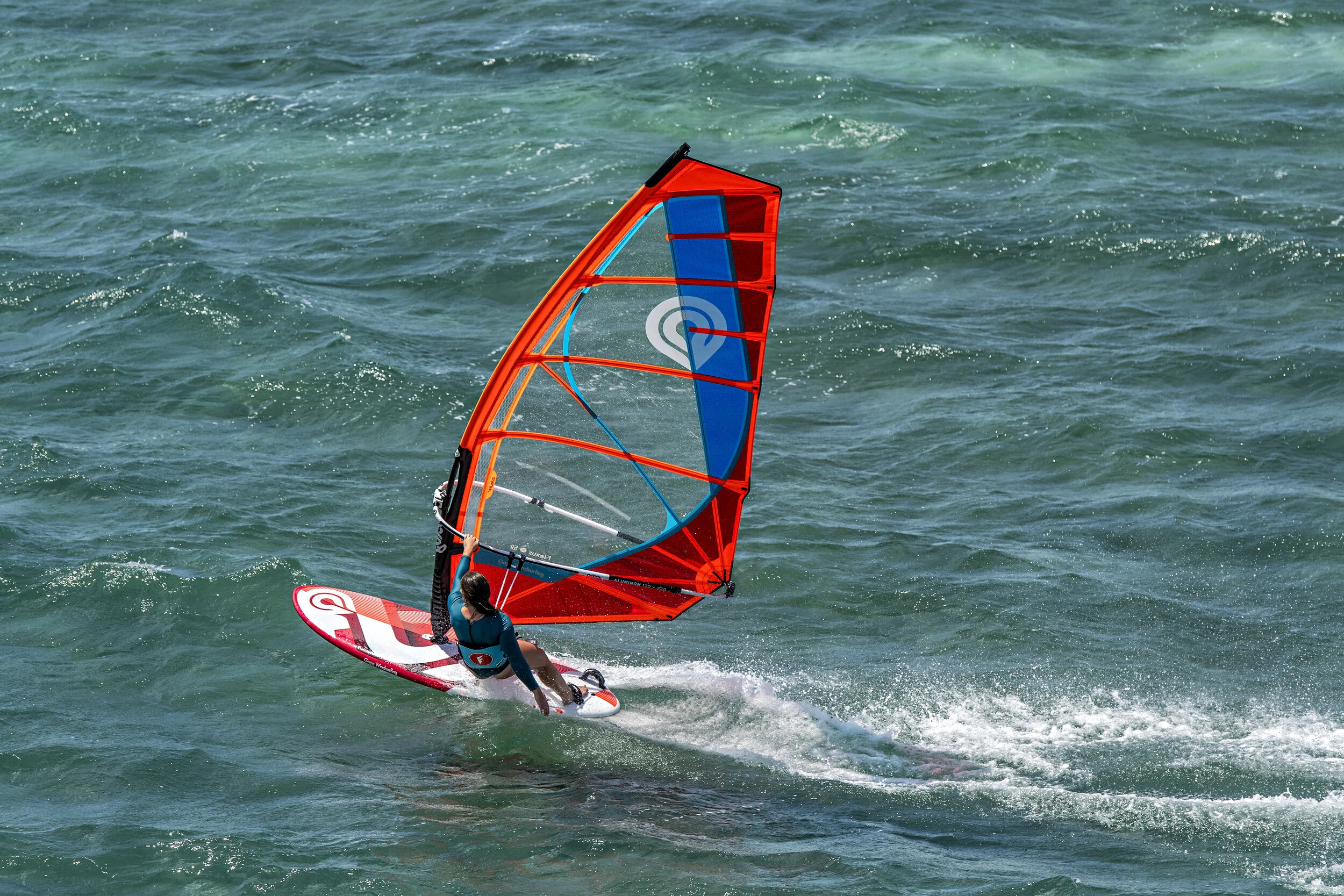 Cursos de windsurf I Ikitesurf Escuela en Tarifa Laduna