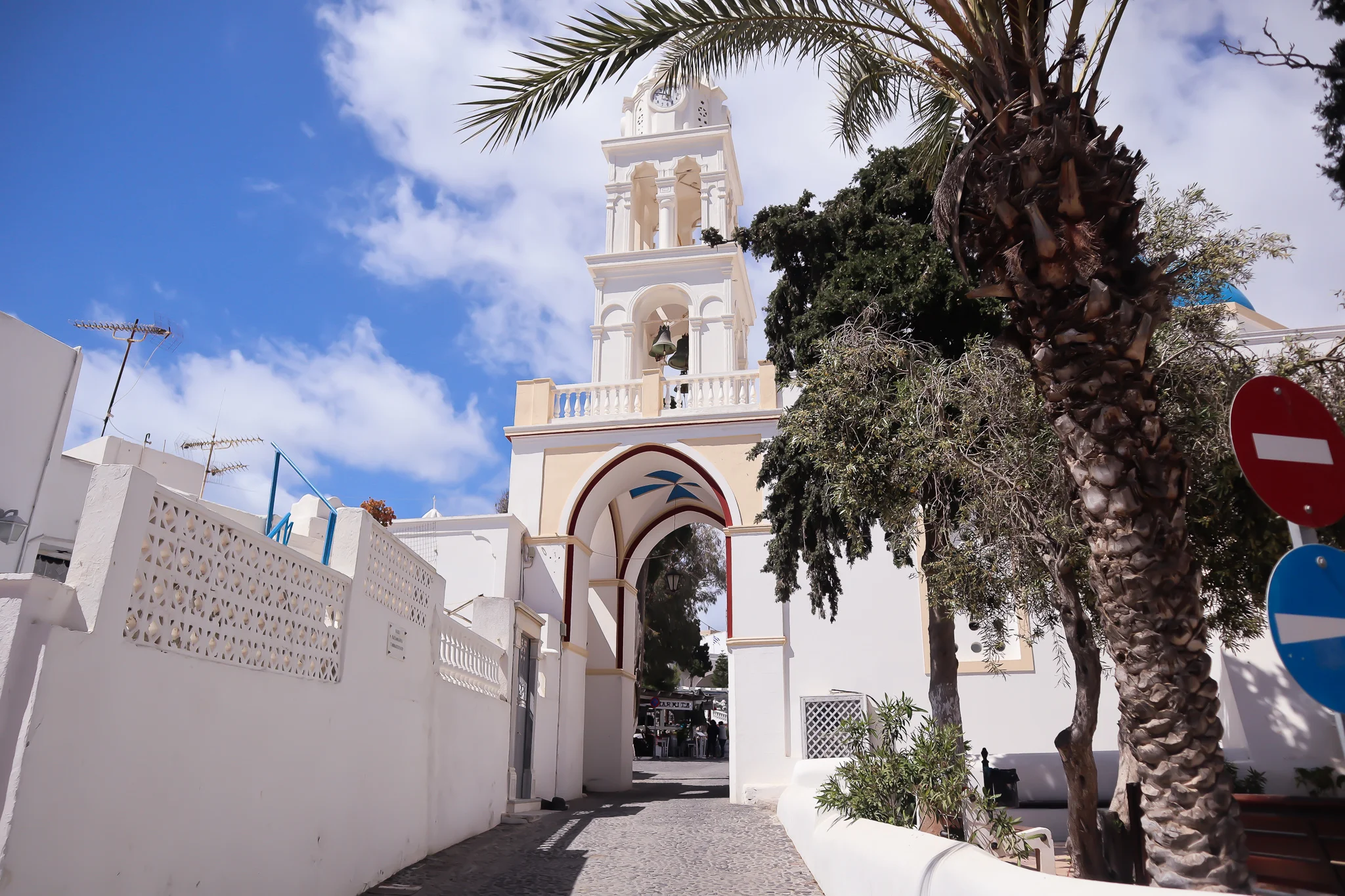 Quick Guides: why you need to visit Megalochori, Santorini