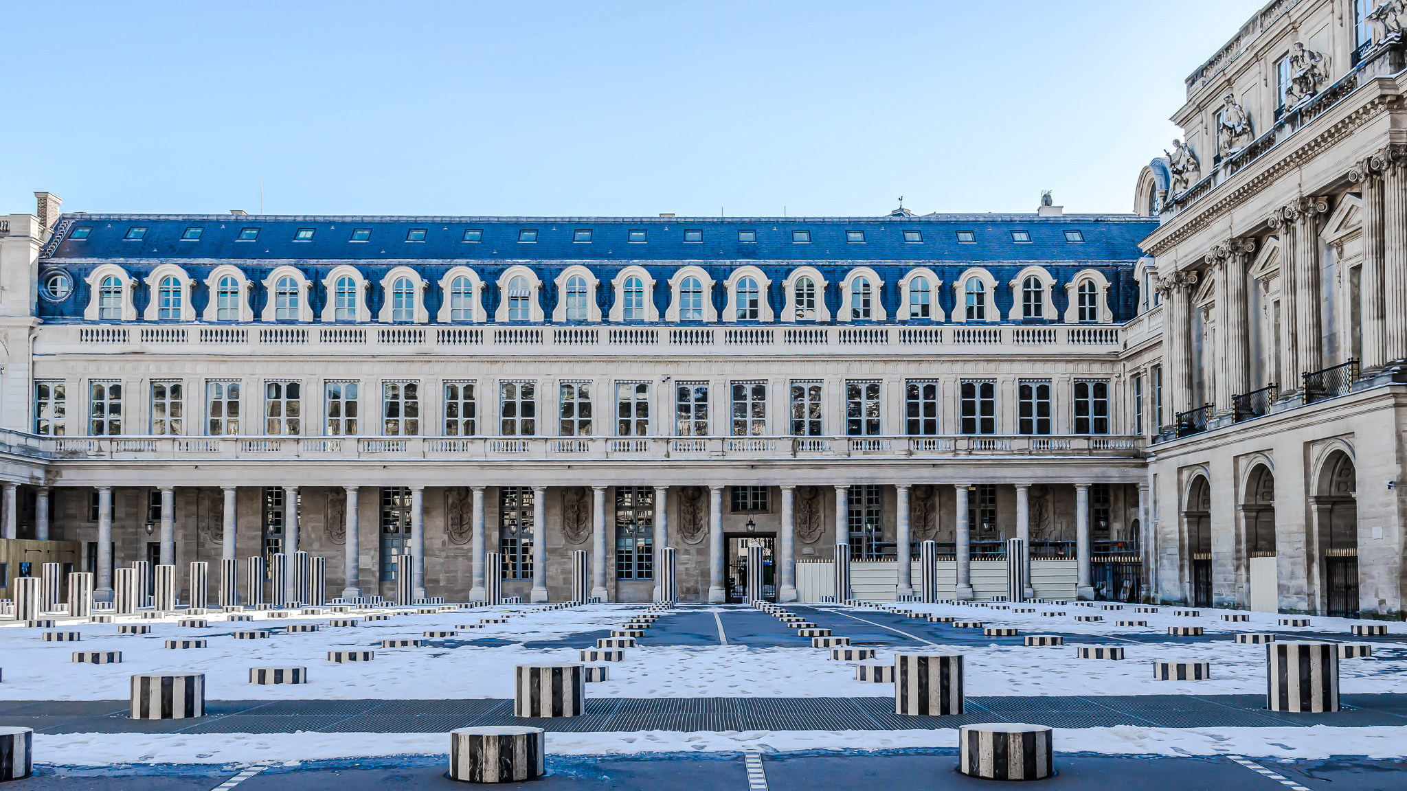 Iconic structures in Paris 