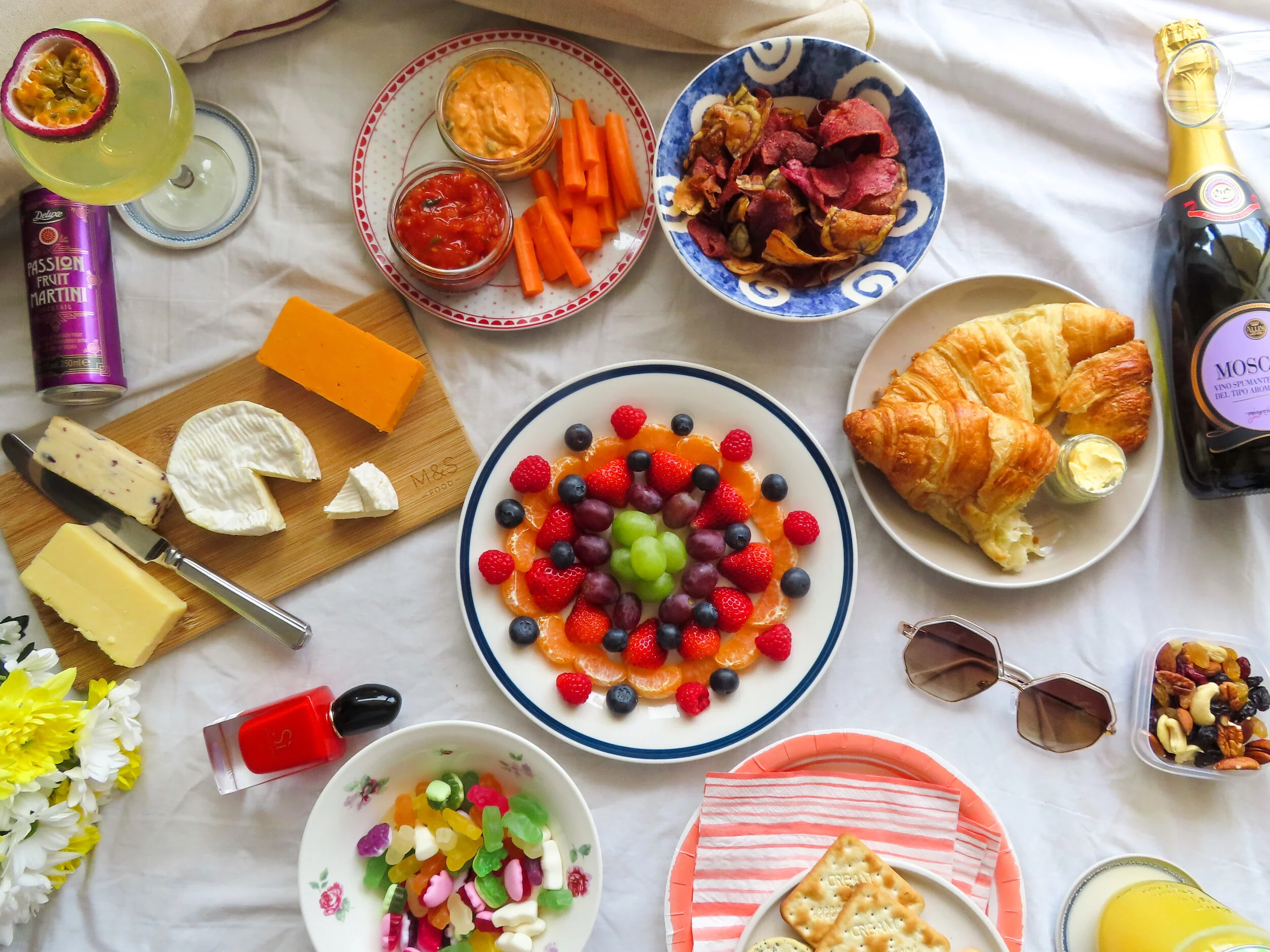 London at home: your guide to the perfect indoor picnic