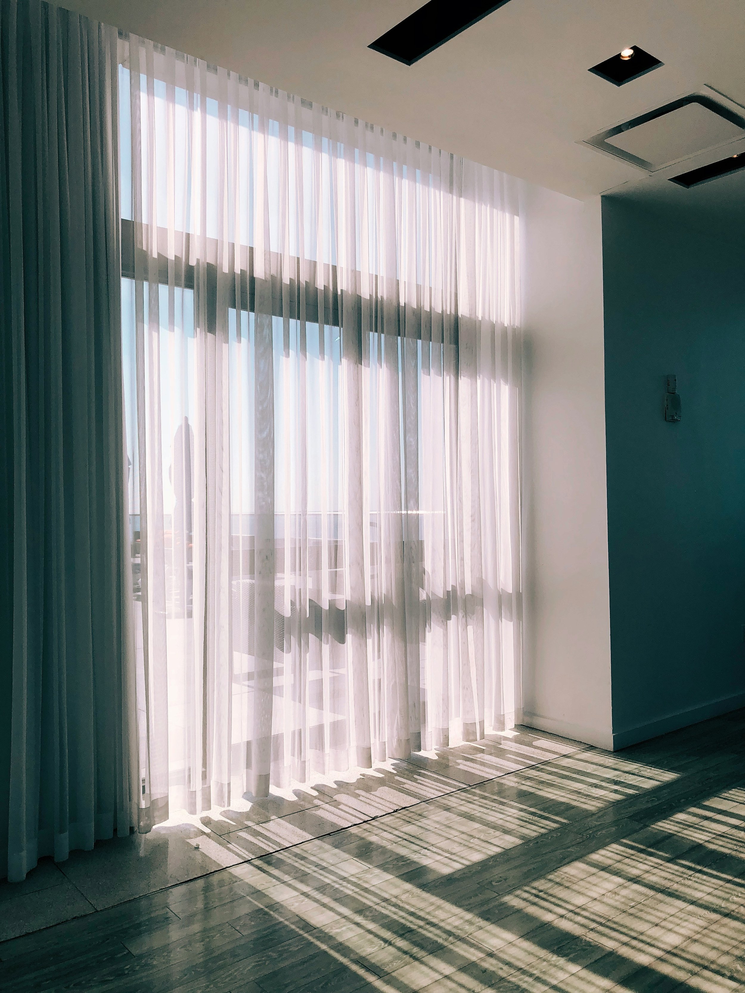 What are the top curtain track designs for modern interiors?