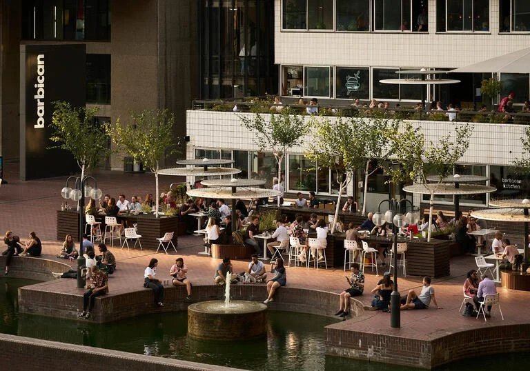 Museum and gallery cafés with outdoor terraces in London
