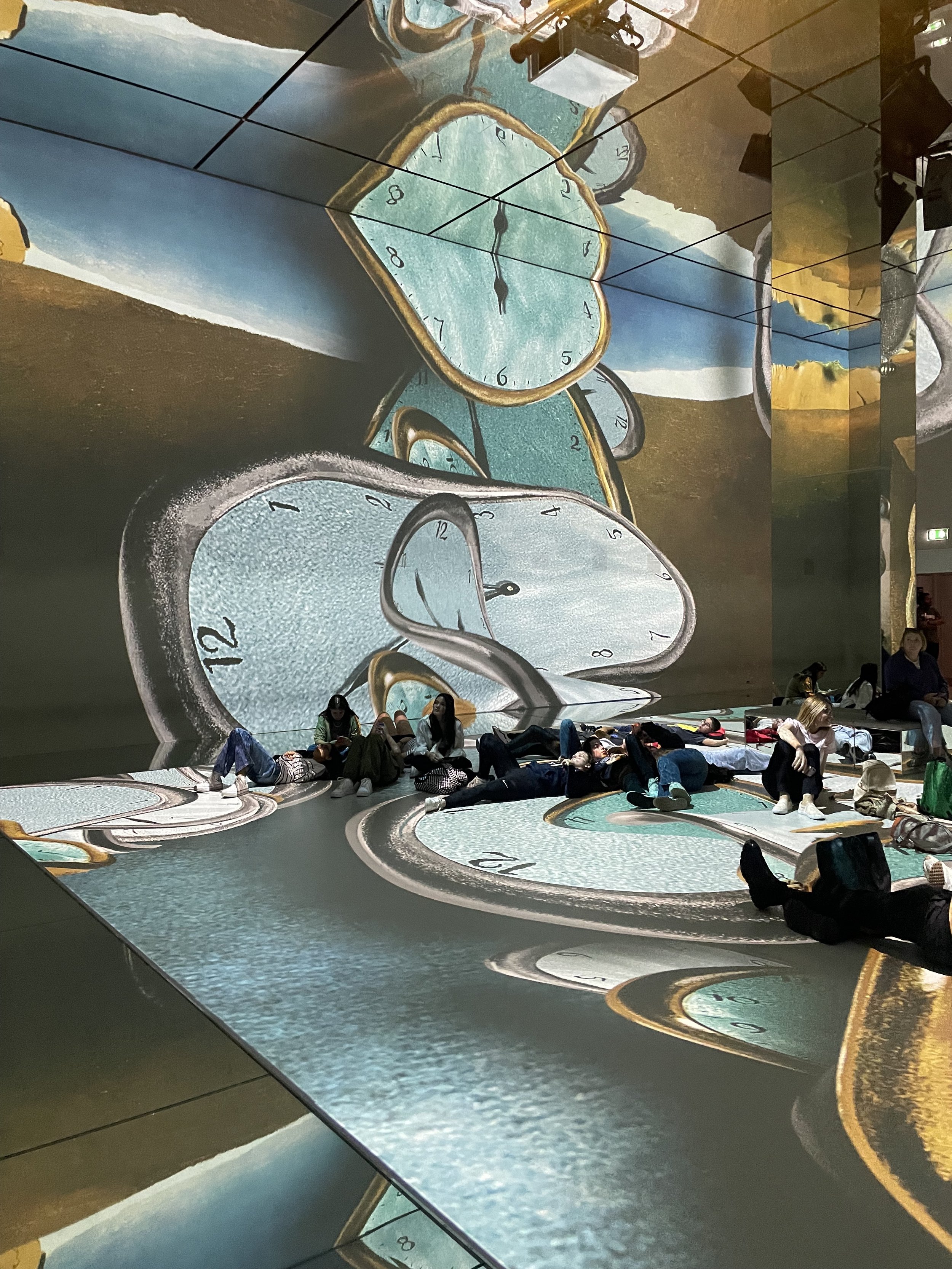 FLO London   Frameless London: the UK's largest immersive art