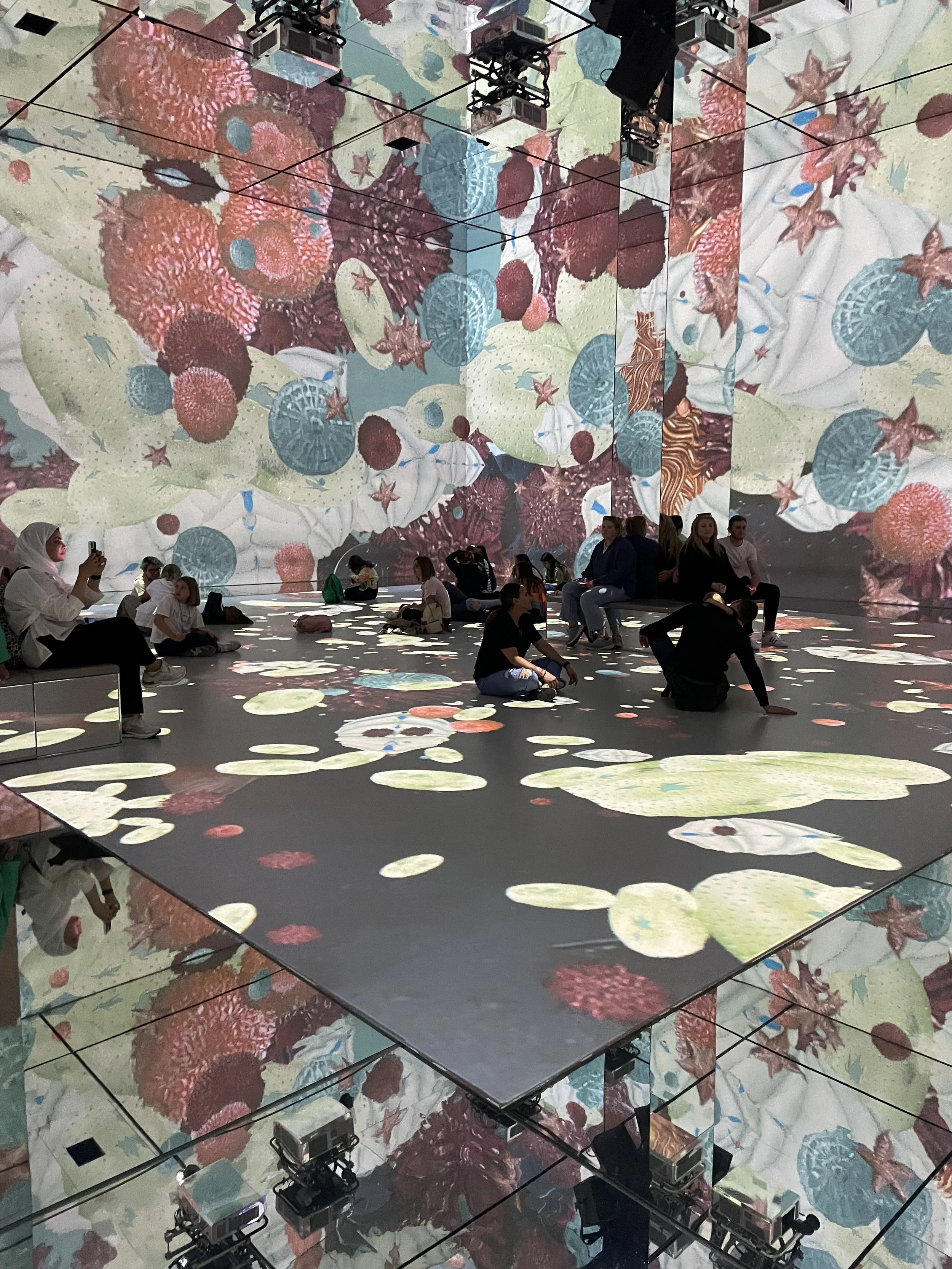 FLO London Frameless London the UK’s largest immersive art experience