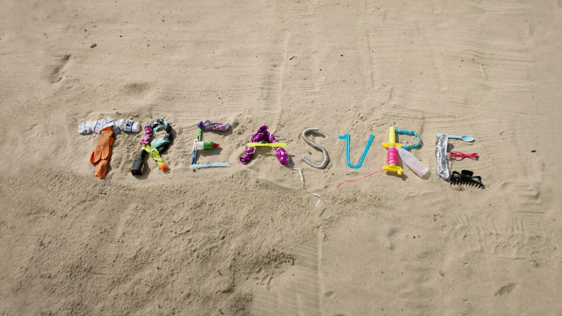 TREASURE _Title_1-00-02-04.jpg