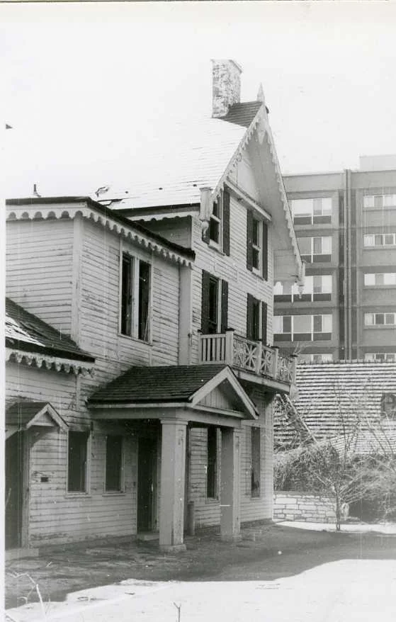 Hiram Paddleford House