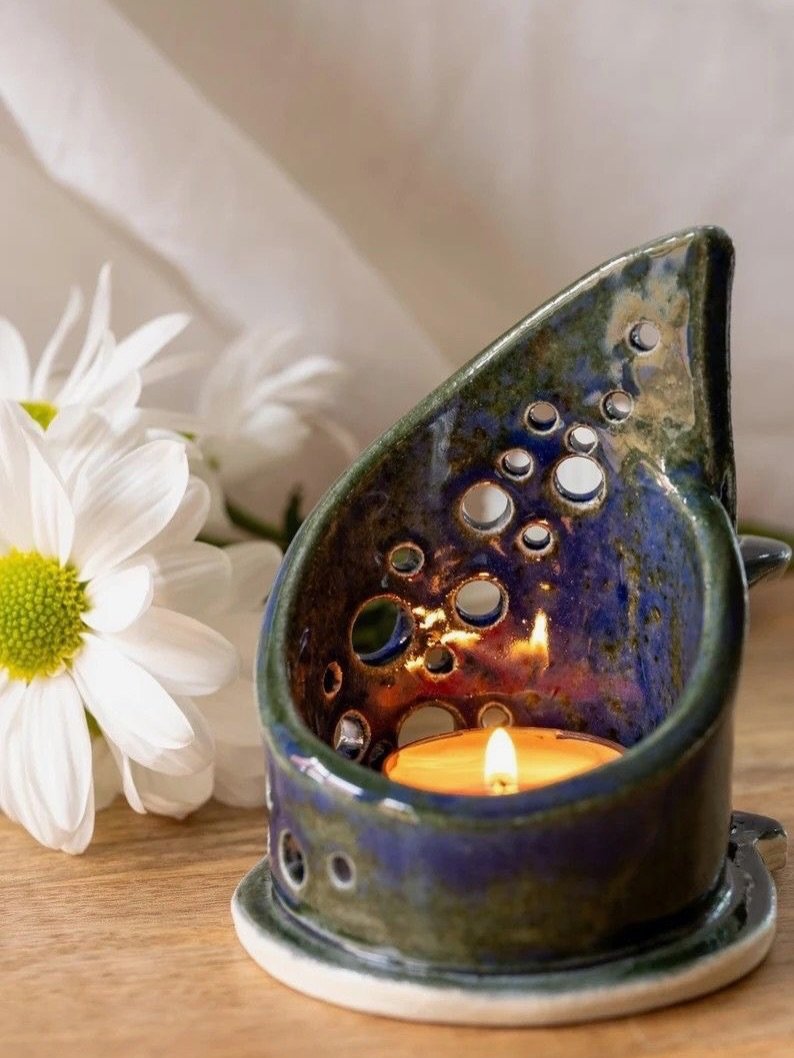 This Sunday we&rsquo;re headed over to The Yeti Bar &amp; Lounge for a fun handbuilt ceramics project: Luminary Candle Holders.

Enjoy great drinks from the @theyetislc bar team while you learn introductory techniques for working with clay, including