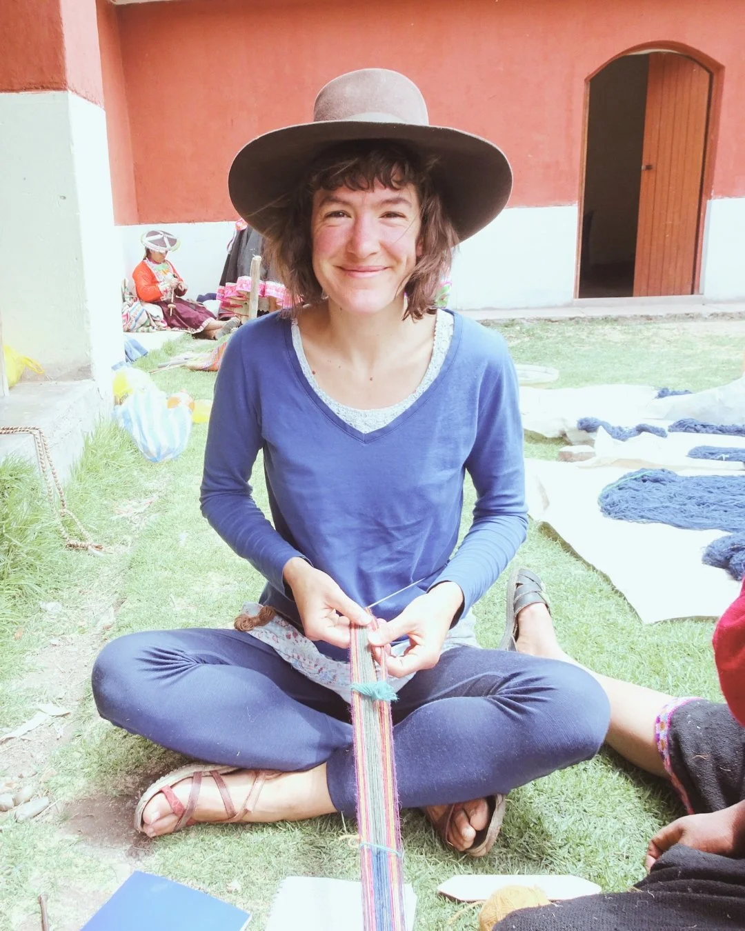 Je chemine en conscience avec ma Contribution Sacr&eacute;e depuis 5 ans d&eacute;j&agrave;, depuis ma premi&egrave;re qu&ecirc;te de vision.

Tisser le R&ecirc;ve de la Terre... Rien que &ccedil;a !

Pouvoir mettre en mots ma M&eacute;decine et ma C