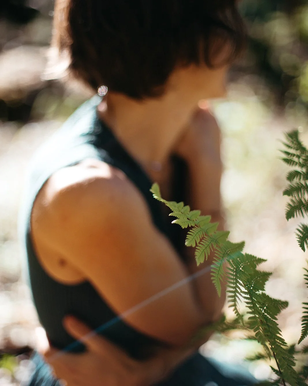 LES CHEMINS DE L'APPARTENANCE 5/6. La po&eacute;sie a toujours fait partie de ma vie. En cachette ;)

Mais depuis ma premi&egrave;re qu&ecirc;te de vision, elle a fait son retour en fanfare dans ma vie. &Agrave; tel point, que je ne facilite plus un 