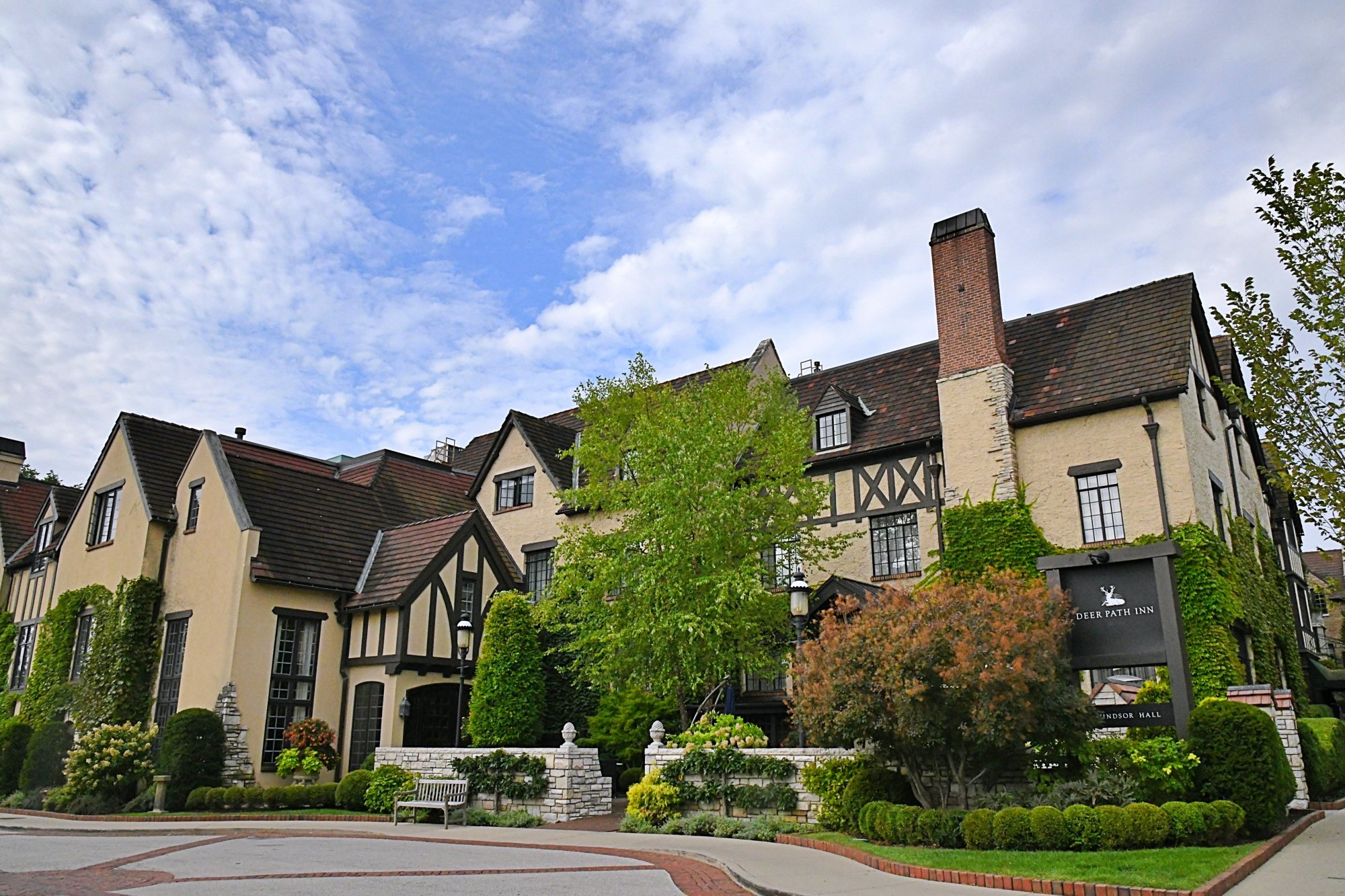 This English Manor-Inspired Historic Hotel In Illinois Is A Hidden Gem Perfect For A Getaway
