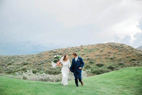 Bride and Groom on the Lawn at Thanksgiving Point Golf Club