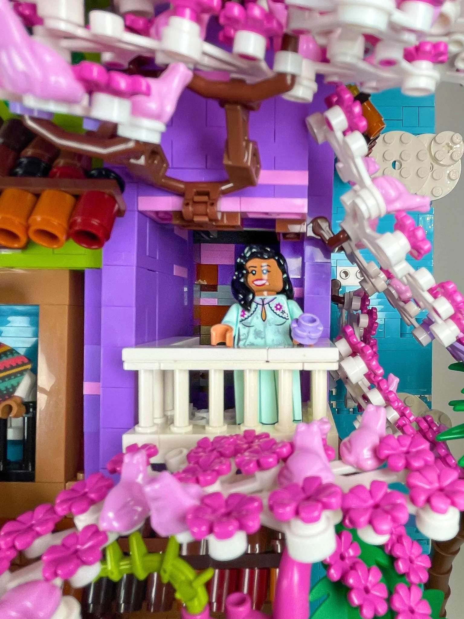Mel Lego Encanto MOC-7.jpg