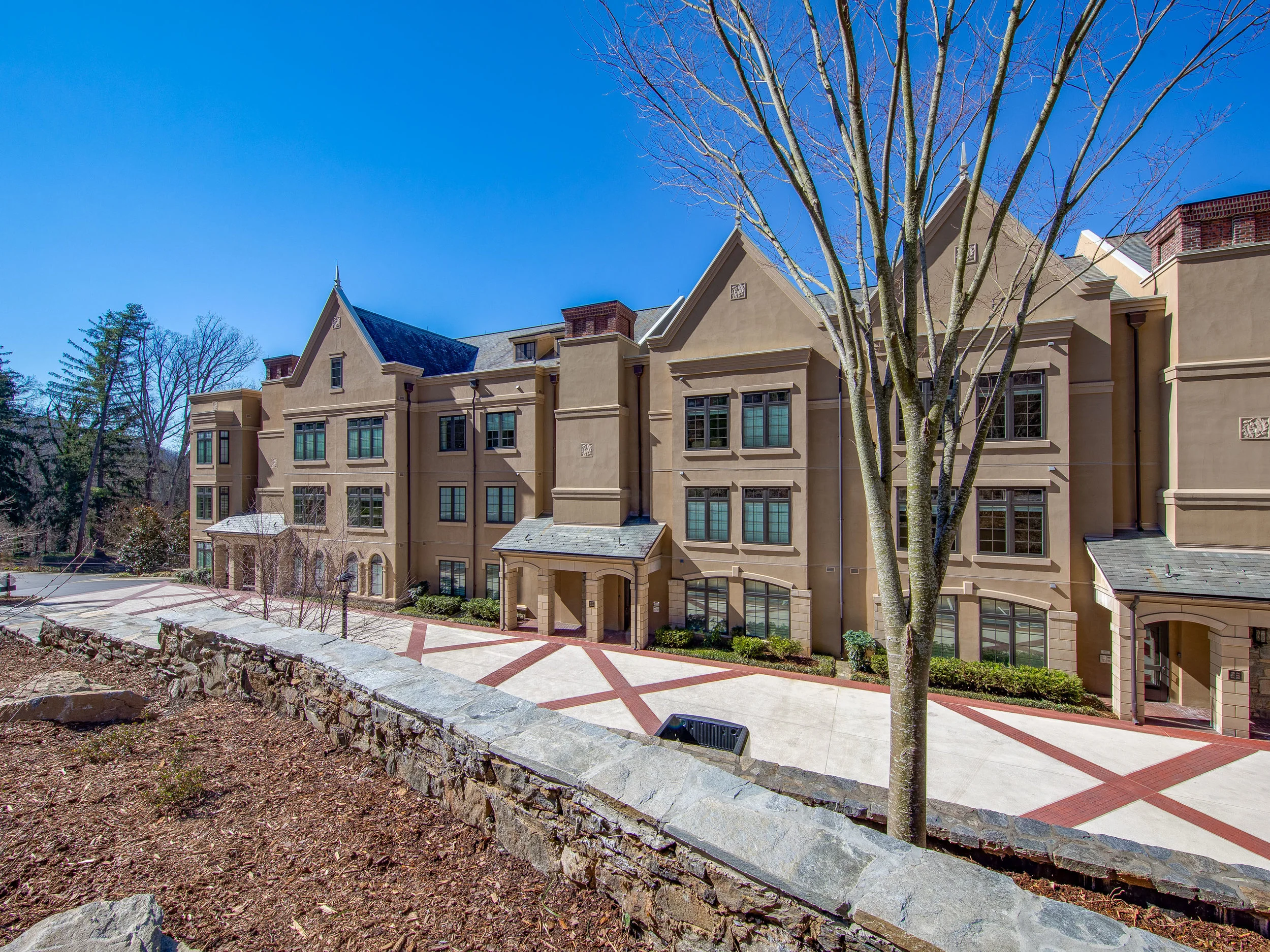 Closed I 288 Macon Ave #201 I Grove Park I 2BR/2BA I $ 1,200,00.00