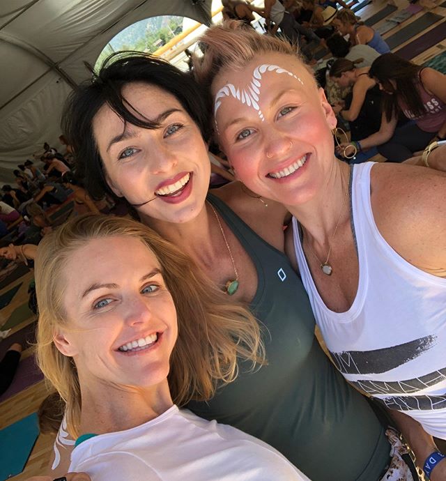 ✨Your Vibe Attracts Your Tribe✨
@wanderlustfest was wanderful with these gals!  Wish I would have stayed the whole weekend, but one day was just as magical ❤️❤️❤️❤️❤️❤️
.
.
.
.
.
.
.
#wanderlust #yogadance #yogalife #lifefriends #bff #yogateacher #da