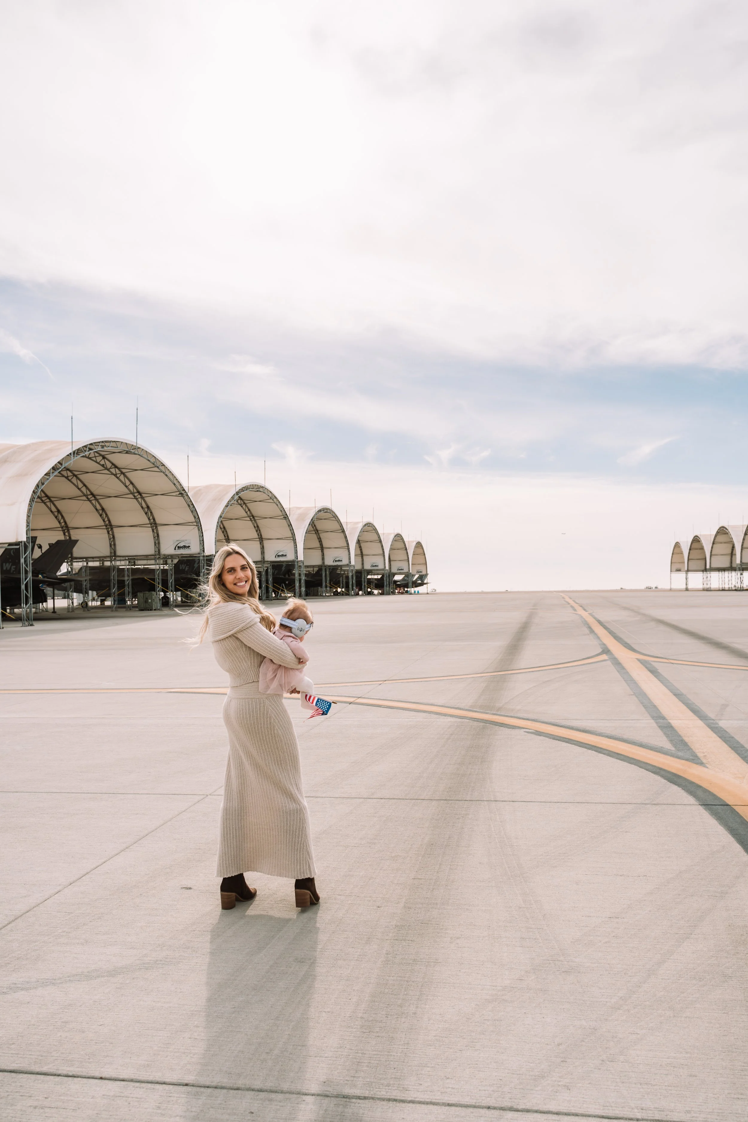 Liz Husky Margaret VMFA-314 Homecoming Dec 2024 - SNEAK PEEKS-12.jpg