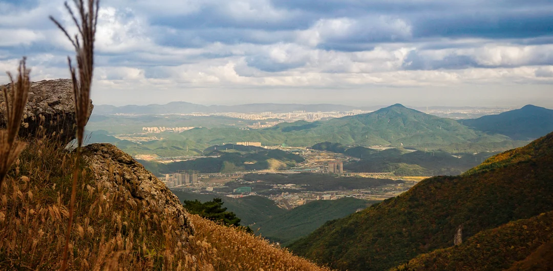 Views along the trail towards Ganwolsan - Fall 2017
