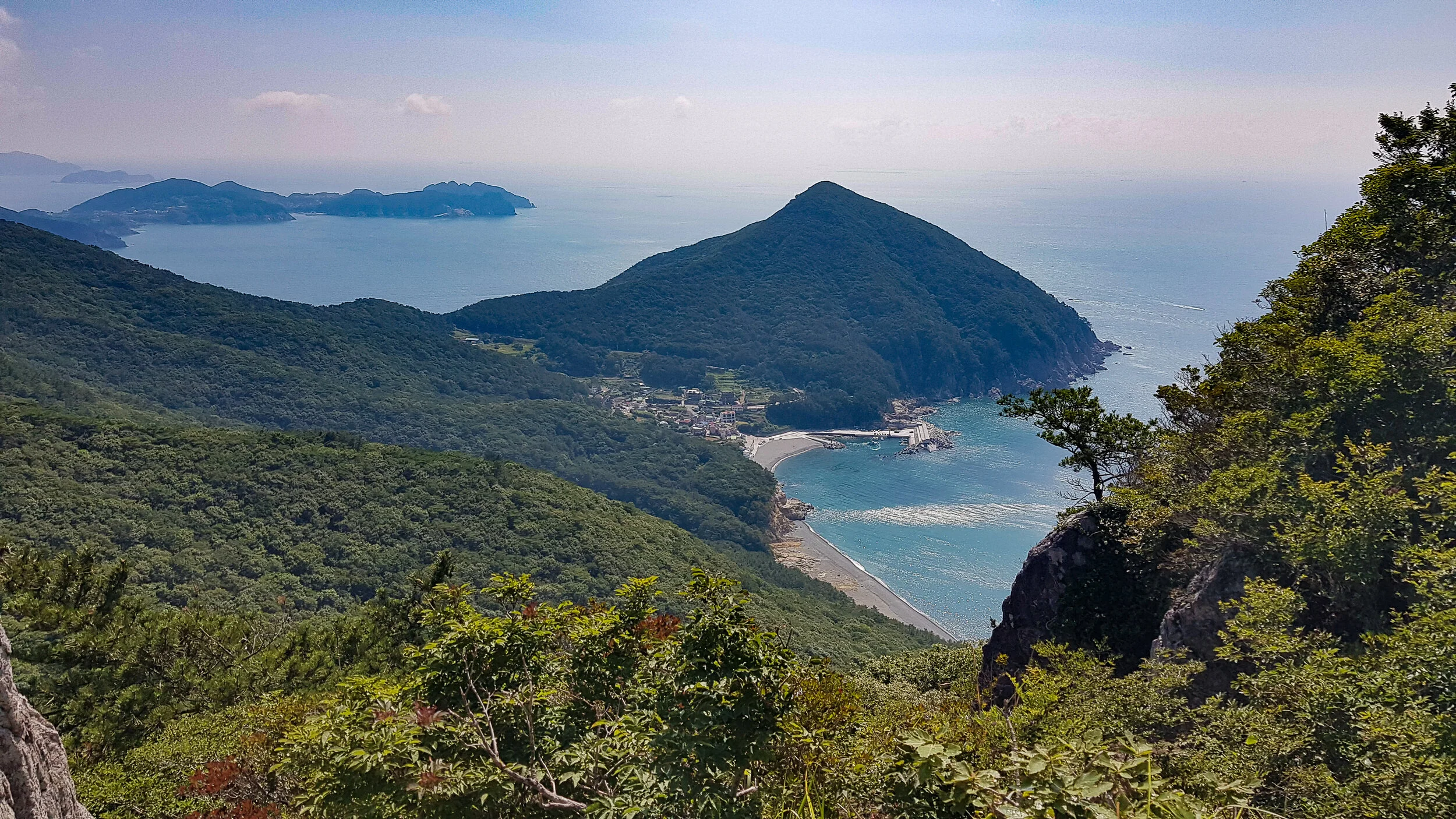 Cheonjangsan, as seen from Mangsan.