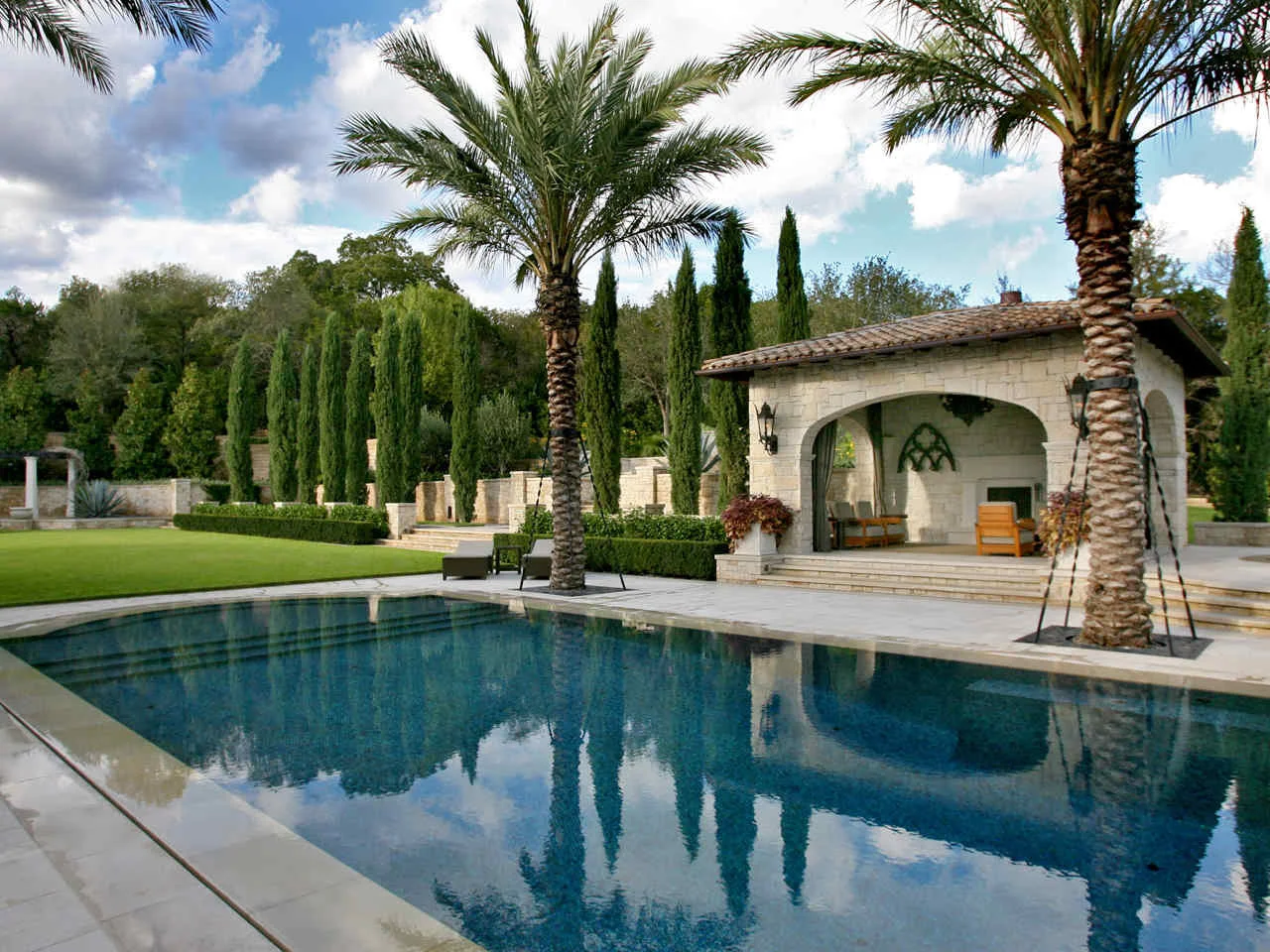 Lance-Armstrong-Spanish-Colonial-Style-Luxury-Home-Austin-Texas_14.jpg