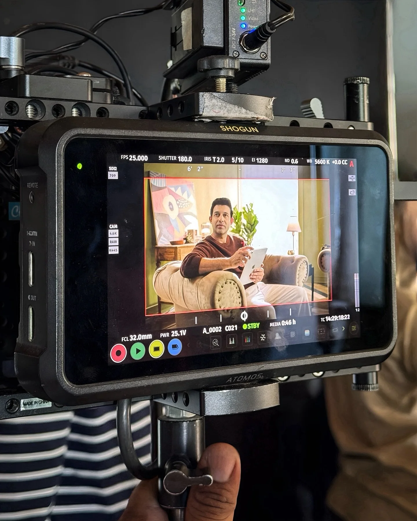 Glimpses from a super fun Ad Shoot and can&rsquo;t wait for this ad to be out soon. Always so good doing acting assignments and being in front of the camera 🎥
.
&gt; Production &amp; Casting: @aditiproductions @devikacasting.aditiproductions
&gt; MU