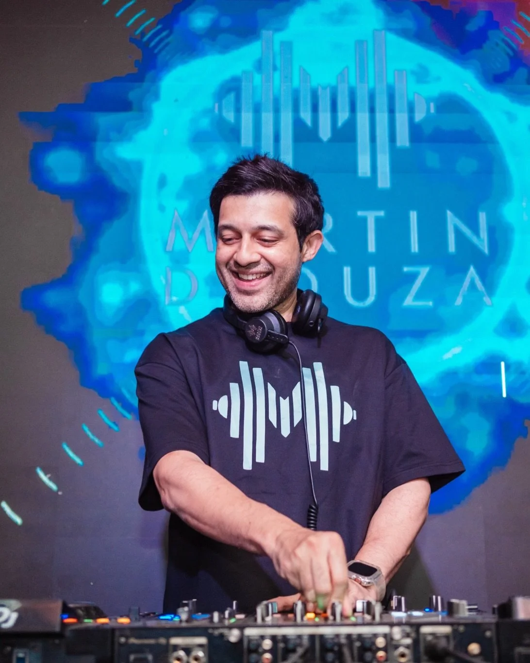 A ladies night, lots of dancing and our Thursday Night Madness every week at @happybrew.blr. Coming?
&bull;
#partywithmarty #martindsouza #happybrew #ladiesnight #bangalore #bengaluru #thursdaynight