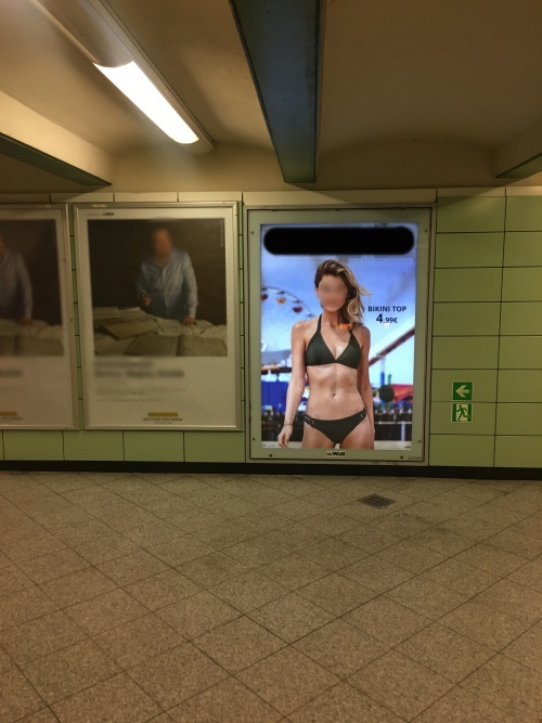 Hübscher Bikini, flacher Bauch, bezauberndes Lächeln - Selbst dieses Bild ist vermutlich bearbeitet.* / ©dontcryonion