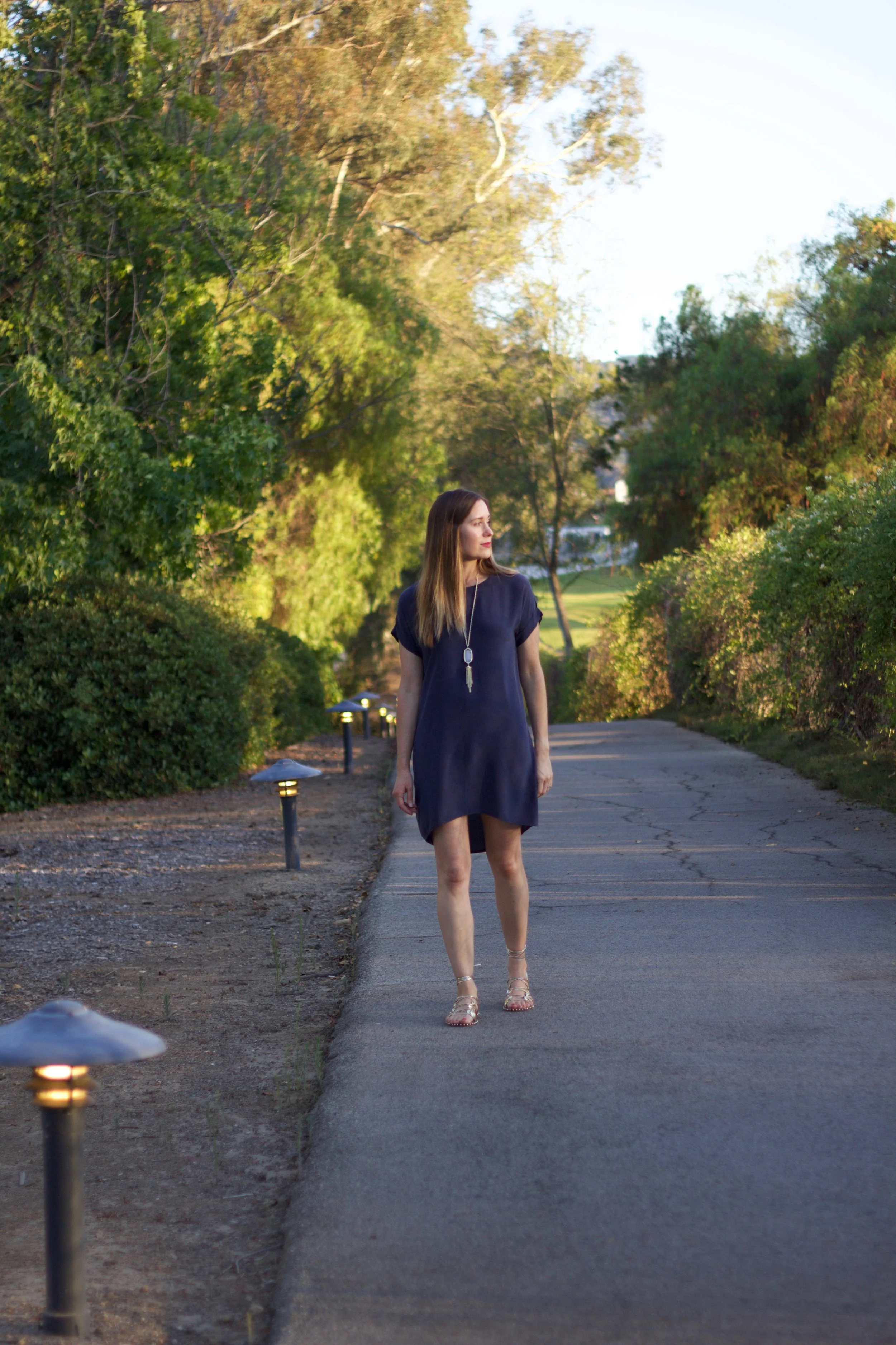 Everlane, t-shirt dress, navy blue dress, blue dress, kendra scott tassel necklace, tassel necklace, statement necklace
