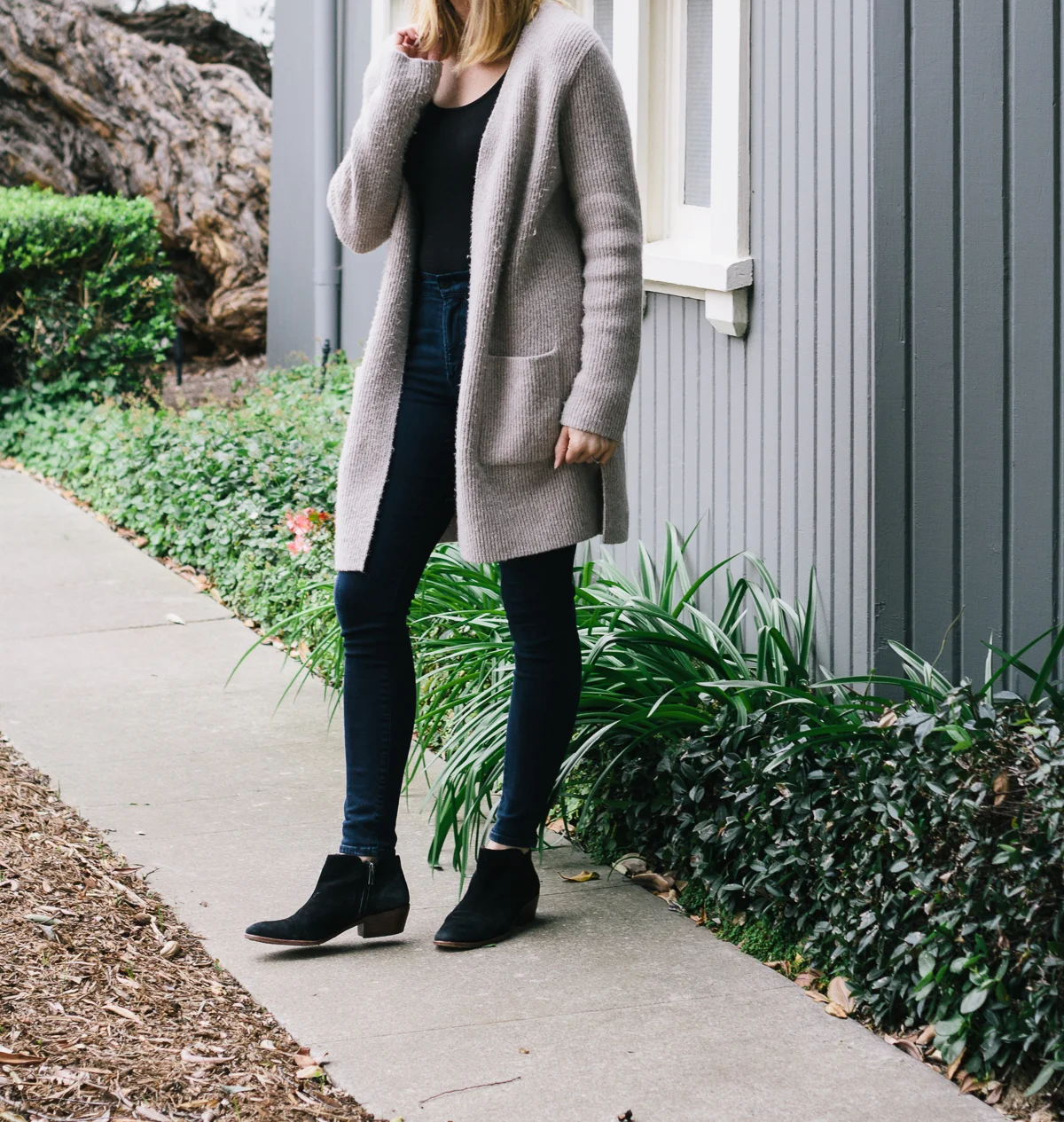 bodysuit, skinny-jeans, maxi-cardigan, sweater-jacket, ankle-boots, black-suede-booties