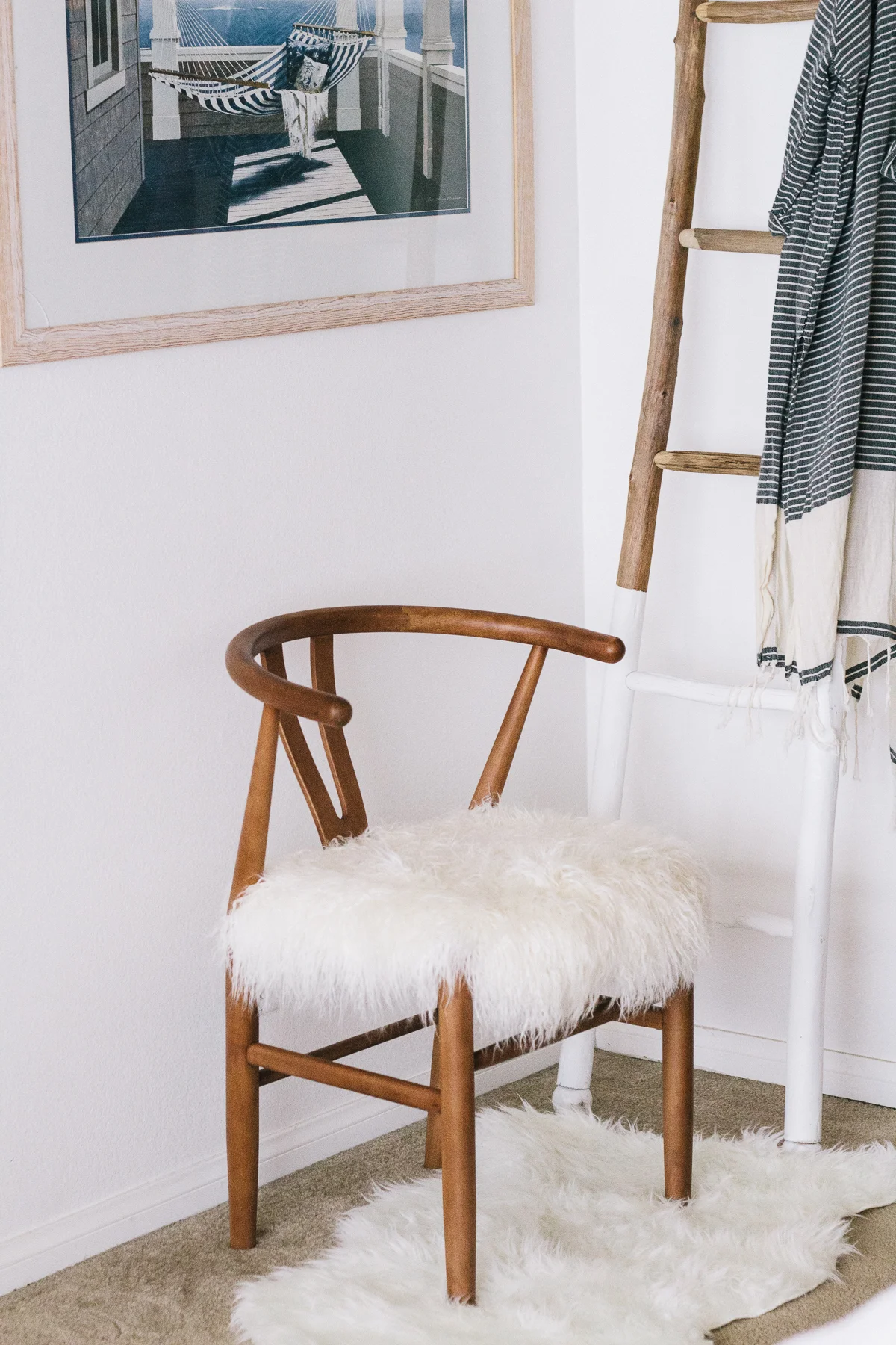 home-decor, hygee-style, hygge-decor, bedroom-decor, sitting-area, bedroom-sitting-area