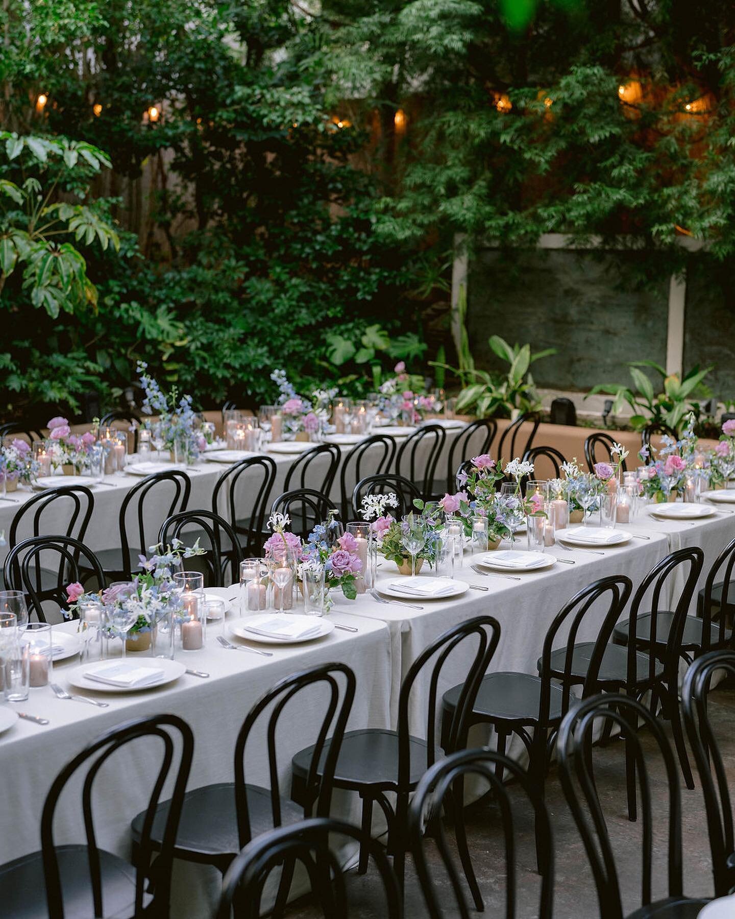 Blues and lavenders for a Rehearsal Dinner with @sirenfloralco @laciehansen @michaelssantamonica 
#rehearsaldinner #santamonicawedding #lawedding #laweddingplanner